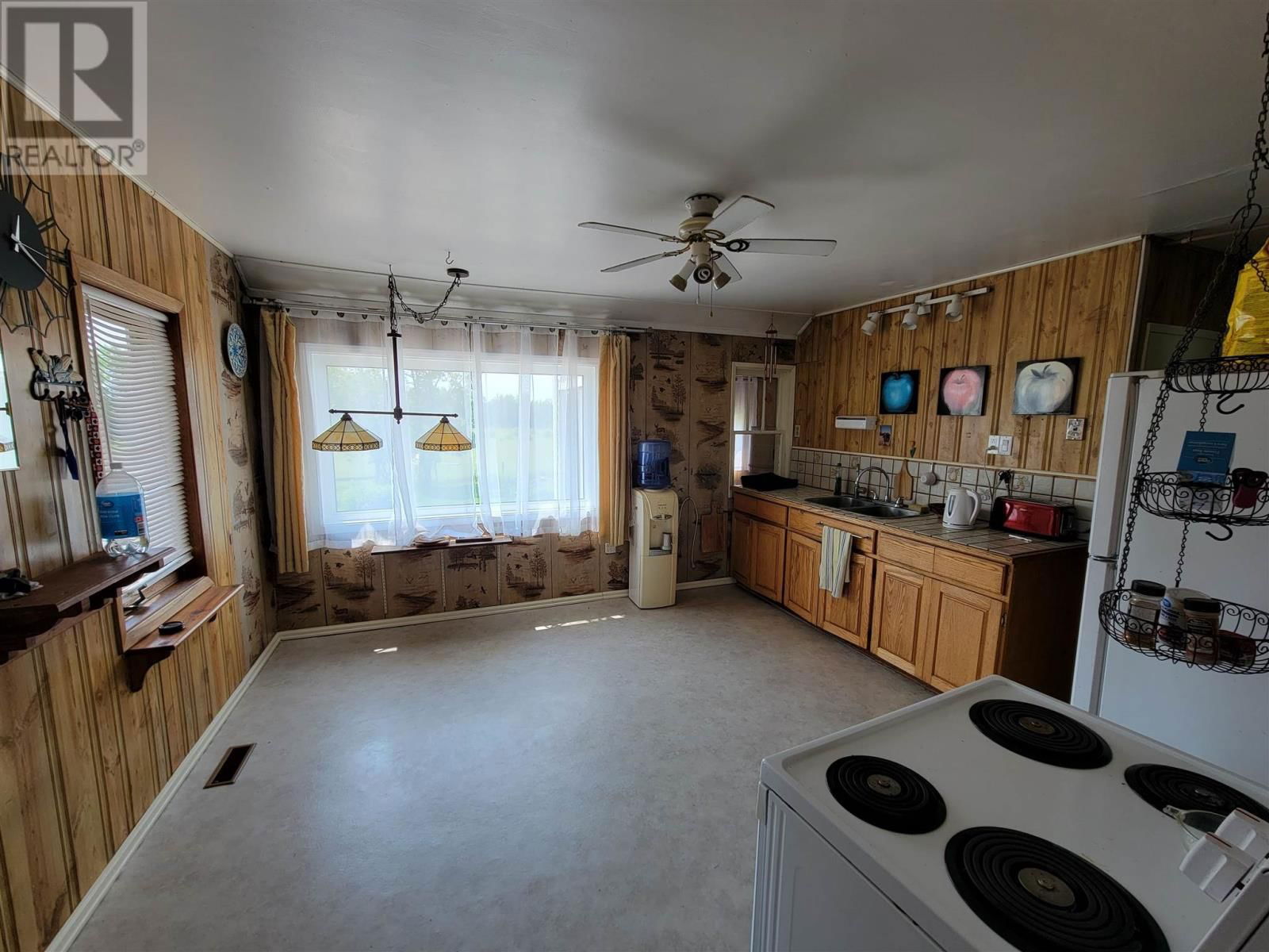 870 MCDIARMID RD Image 2