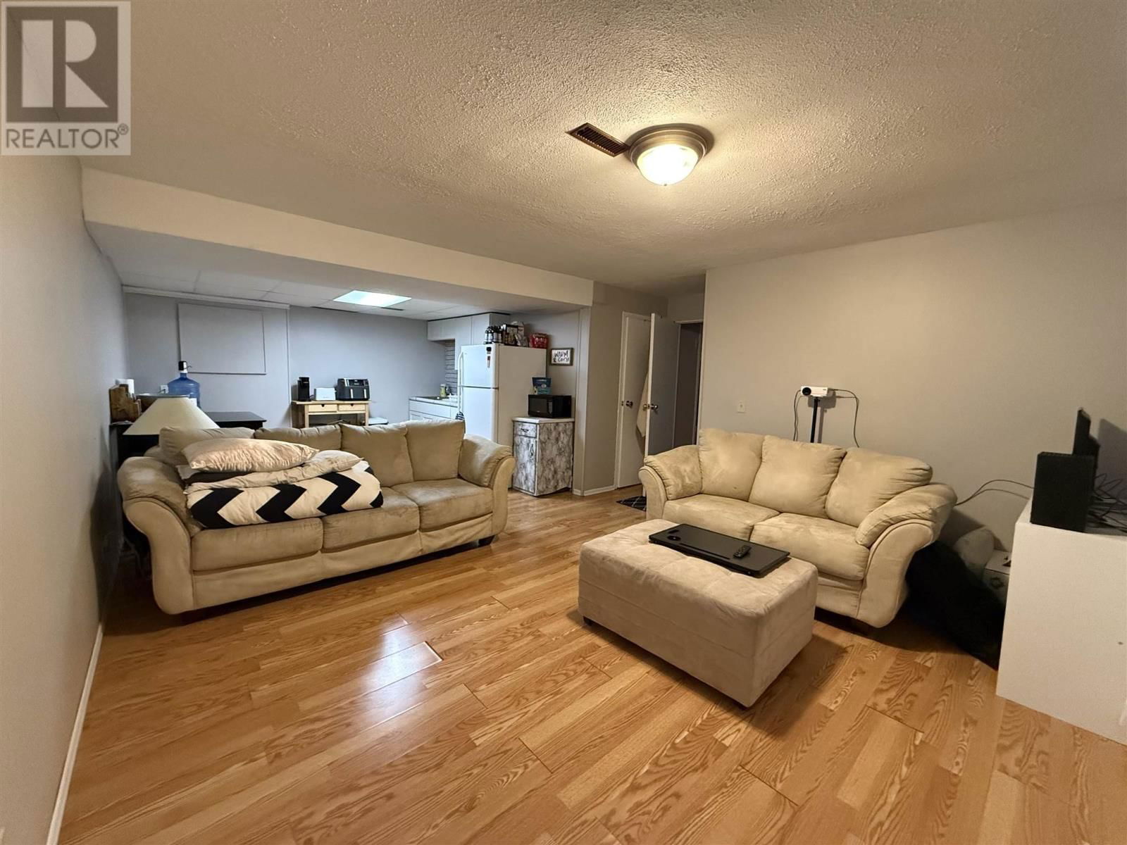 6 SKILLEN CRES Image 10