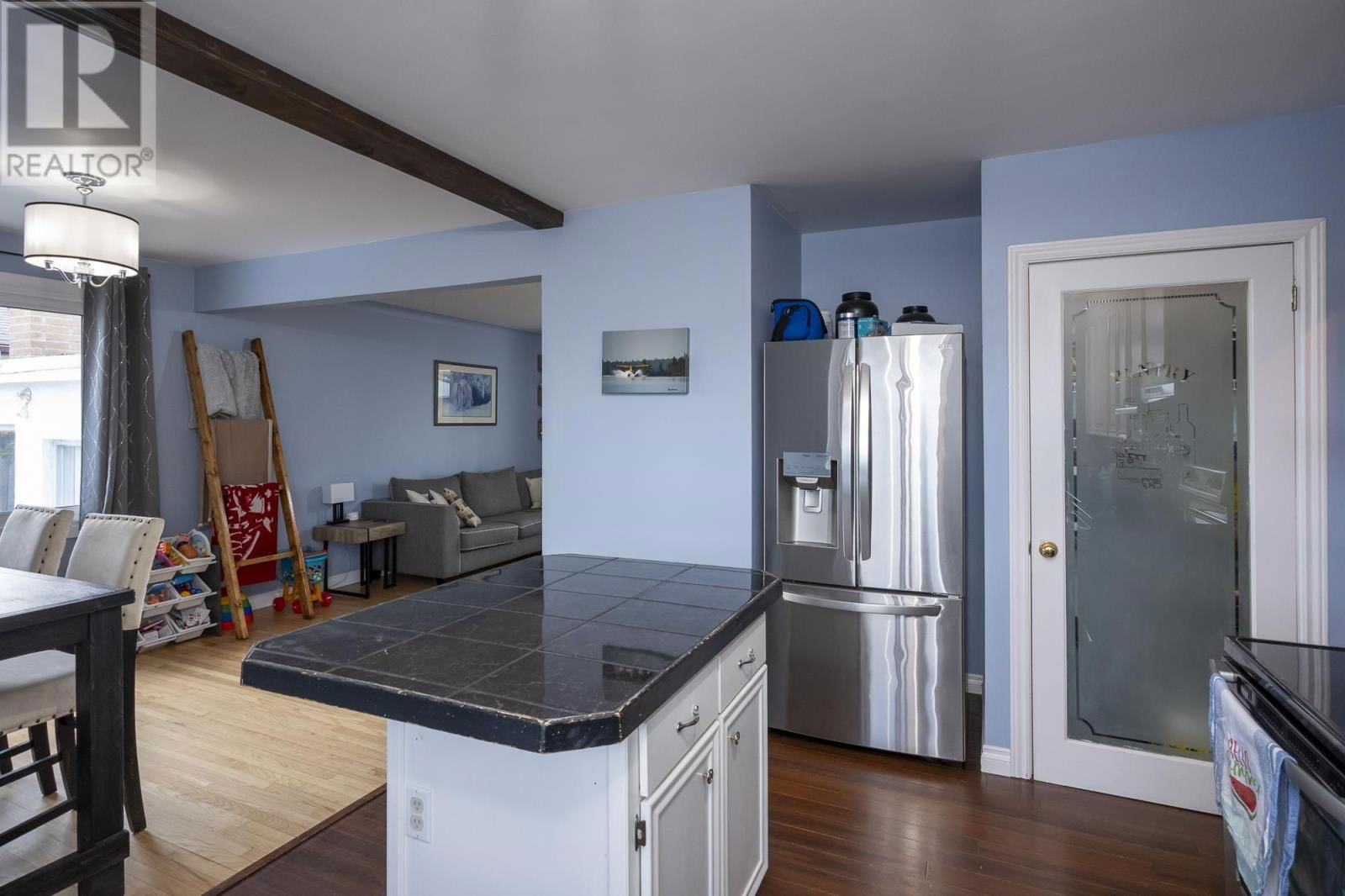 612 ROSEWOOD CRES Image 11