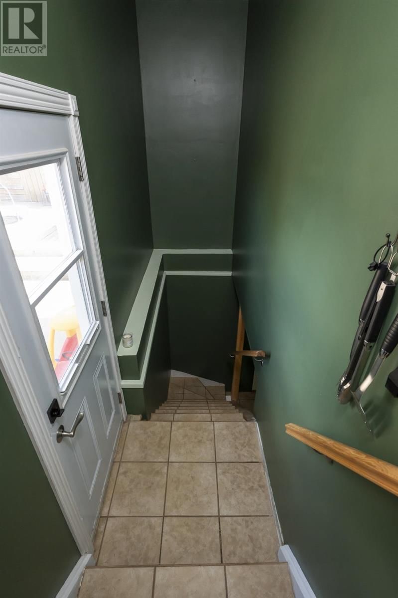 612 ROSEWOOD CRES Image 28