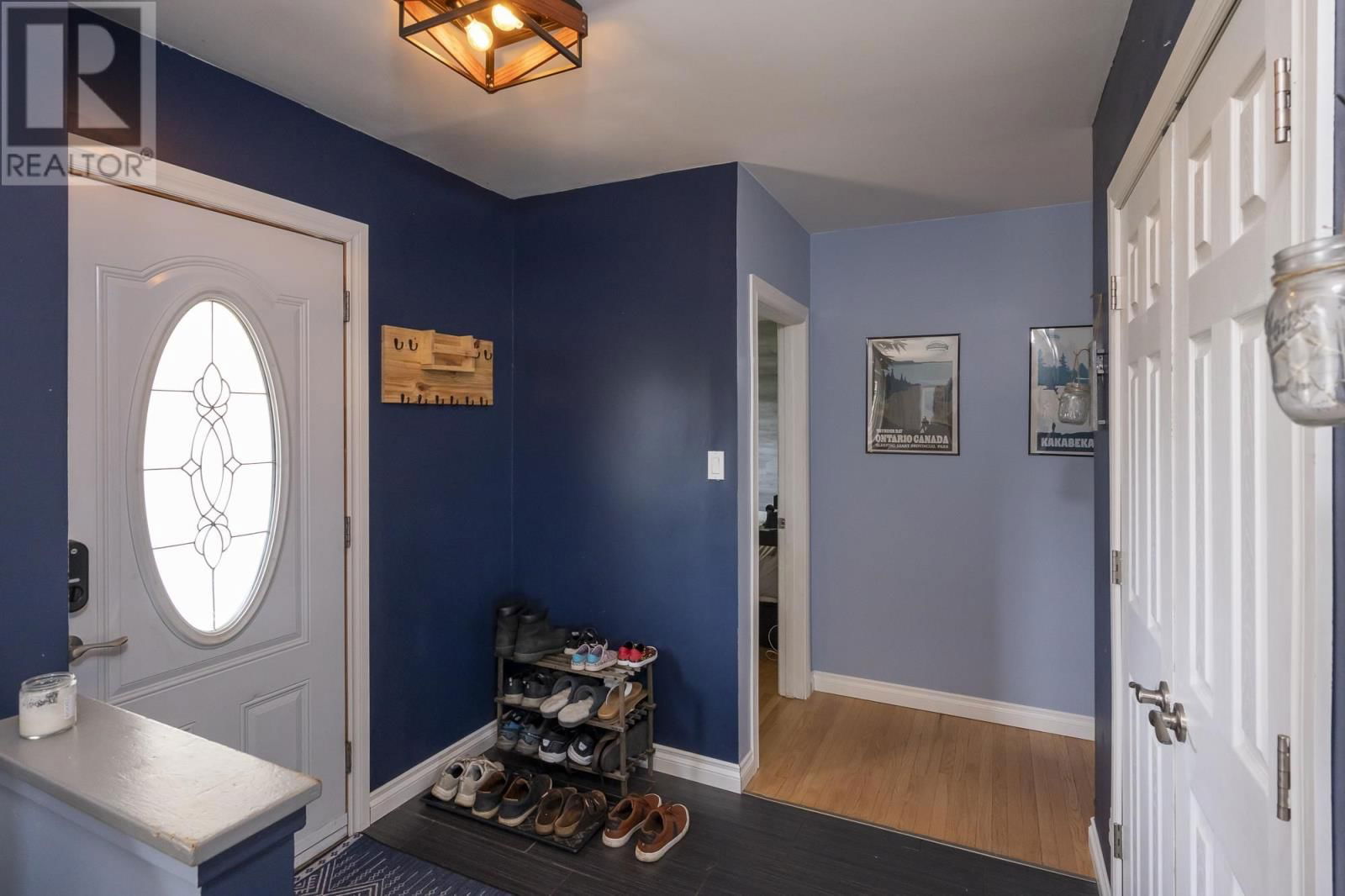 612 ROSEWOOD CRES Image 3