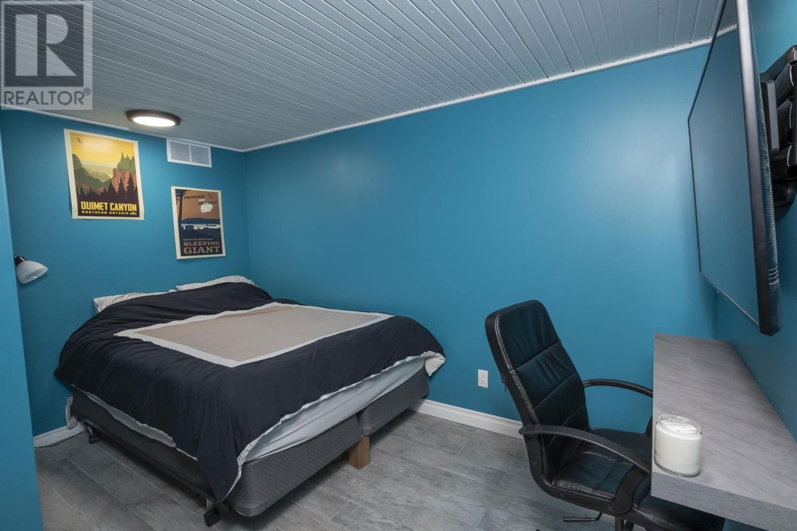 612 ROSEWOOD CRES Image 32
