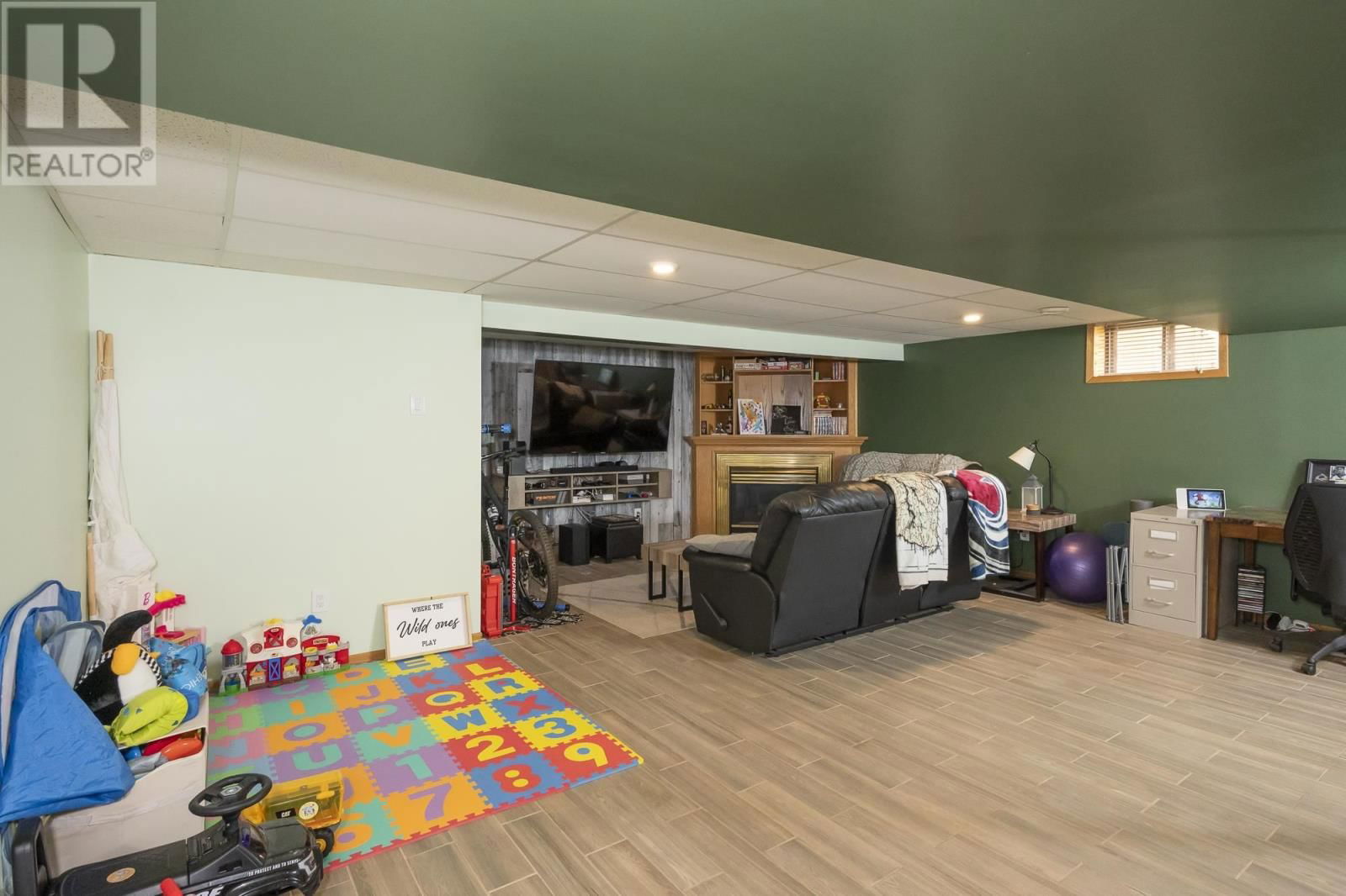 612 ROSEWOOD CRES Image 35
