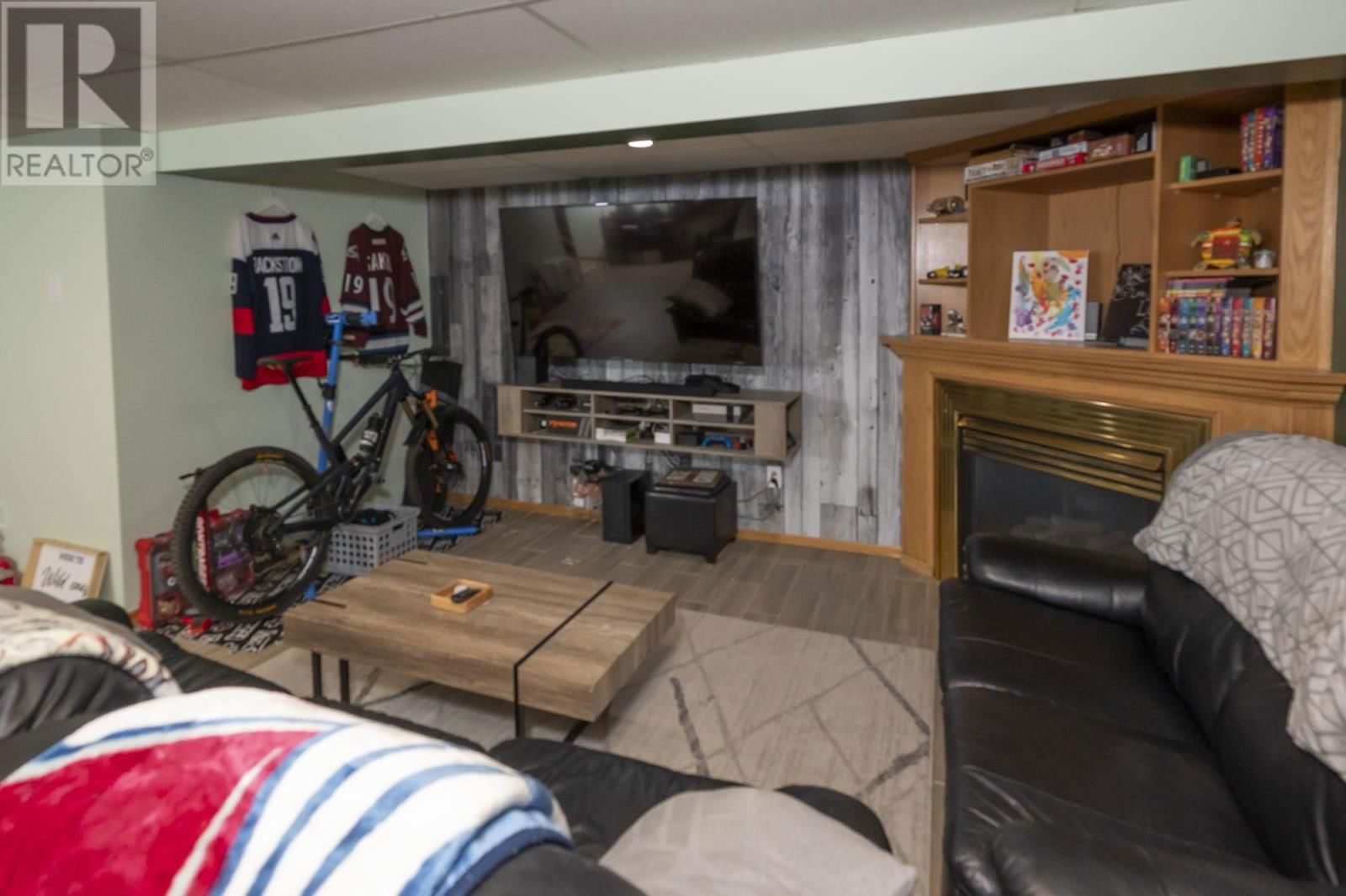 612 ROSEWOOD CRES Image 36