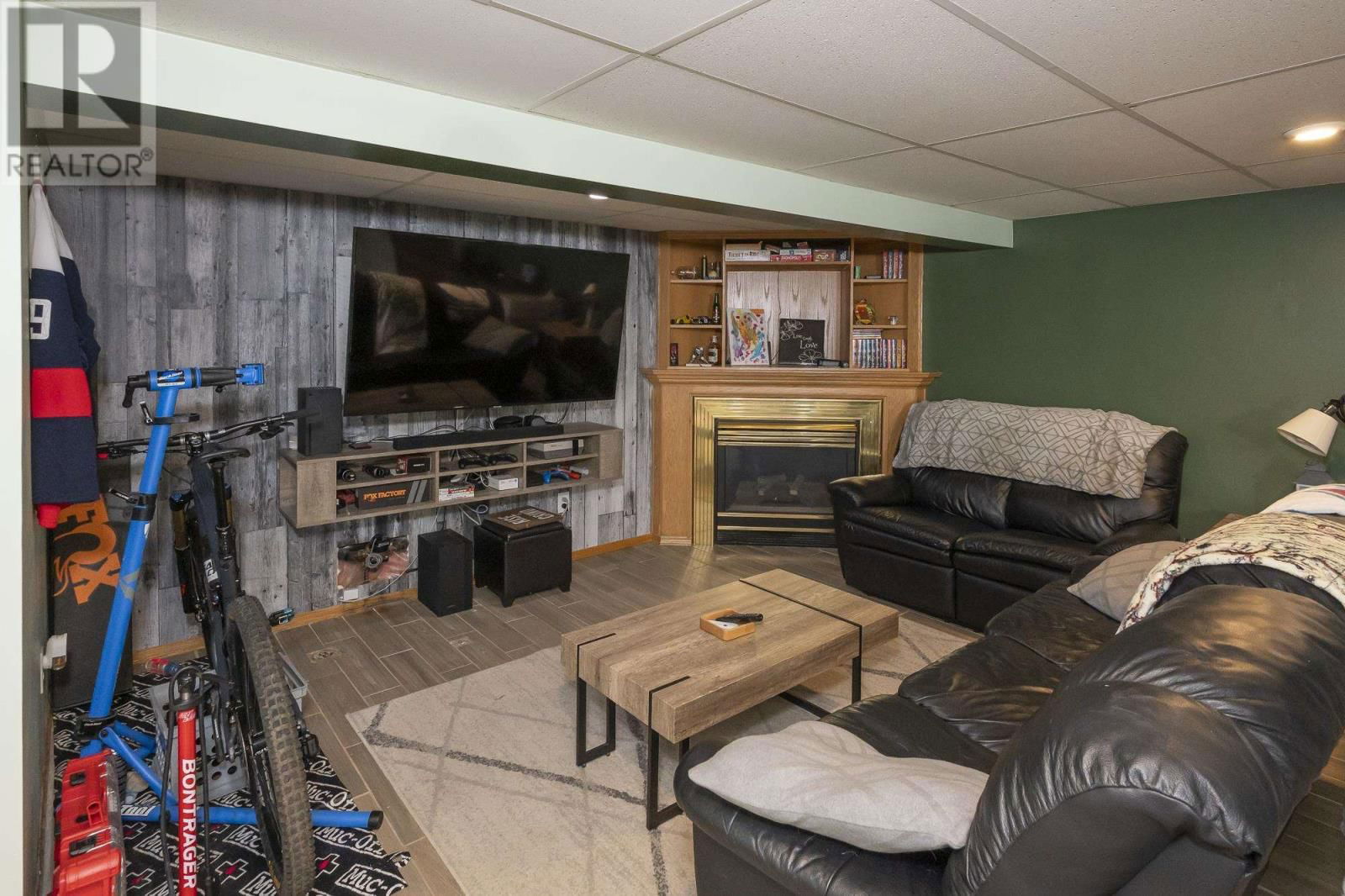 612 ROSEWOOD CRES Image 37