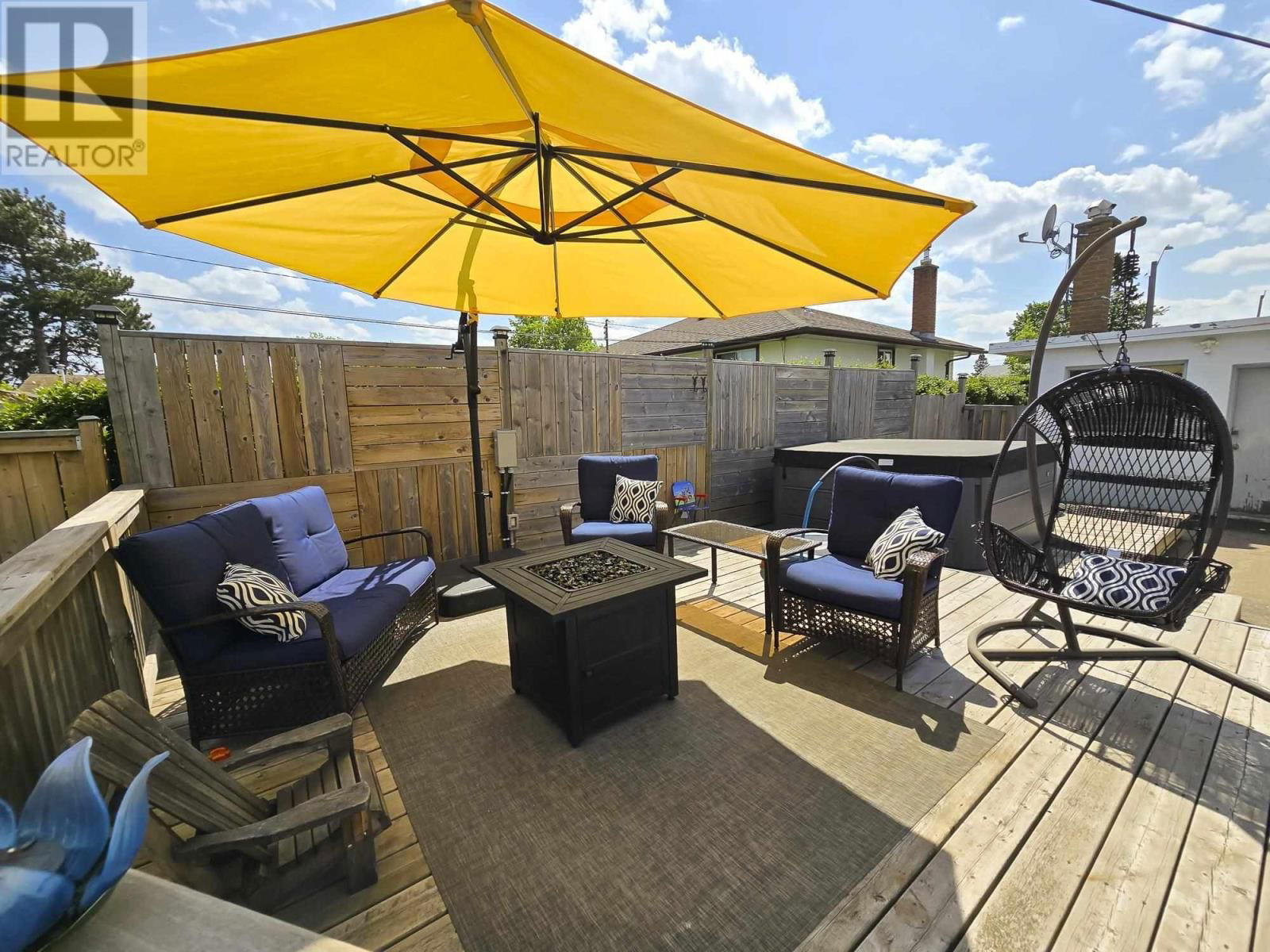 612 ROSEWOOD CRES Image 43