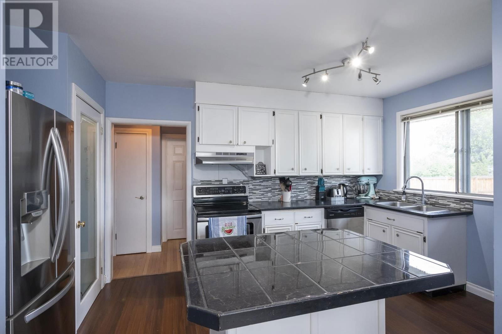 612 ROSEWOOD CRES Image 9