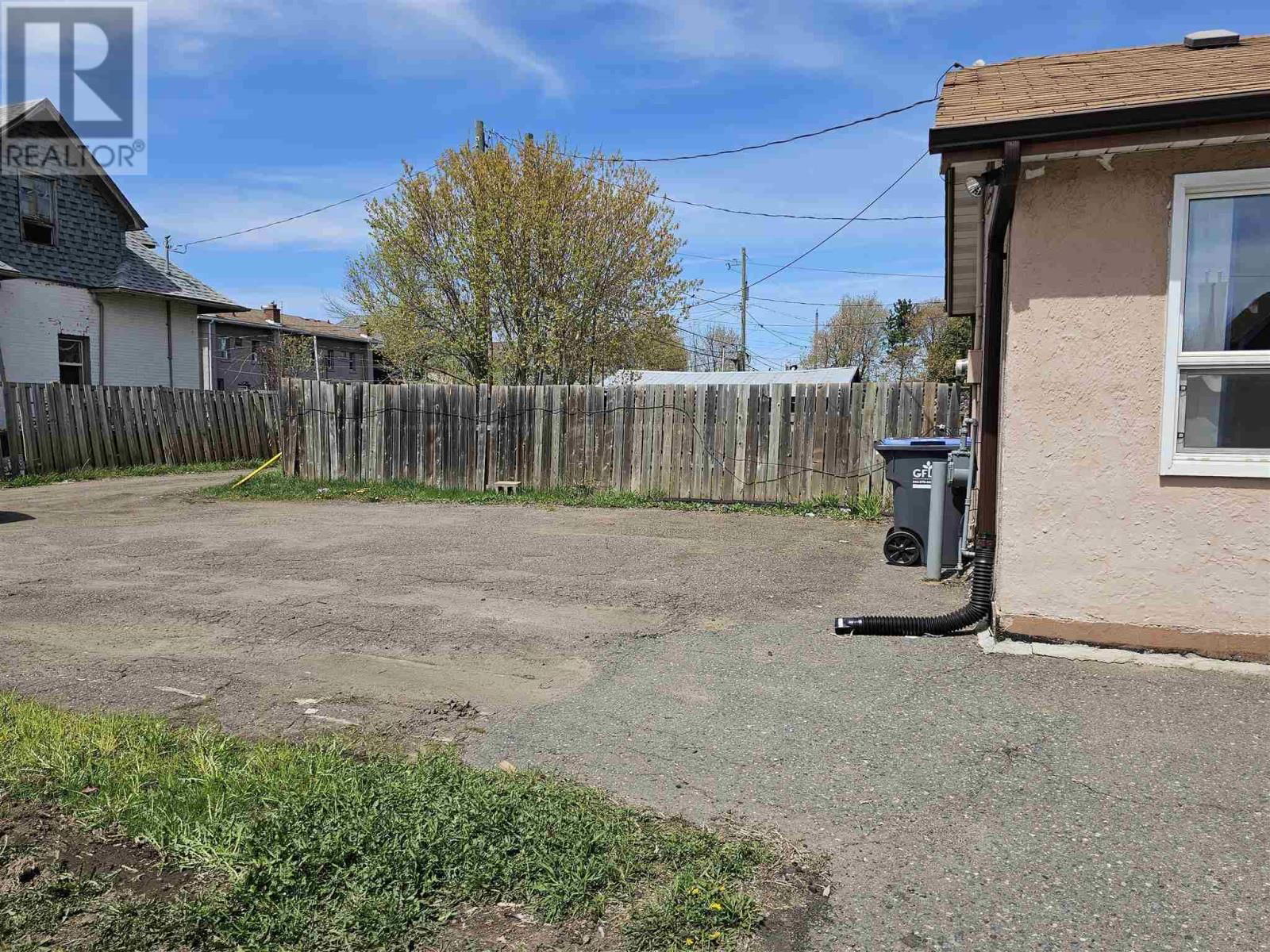 403 PRINCE ARTHUR BLVD Image 3