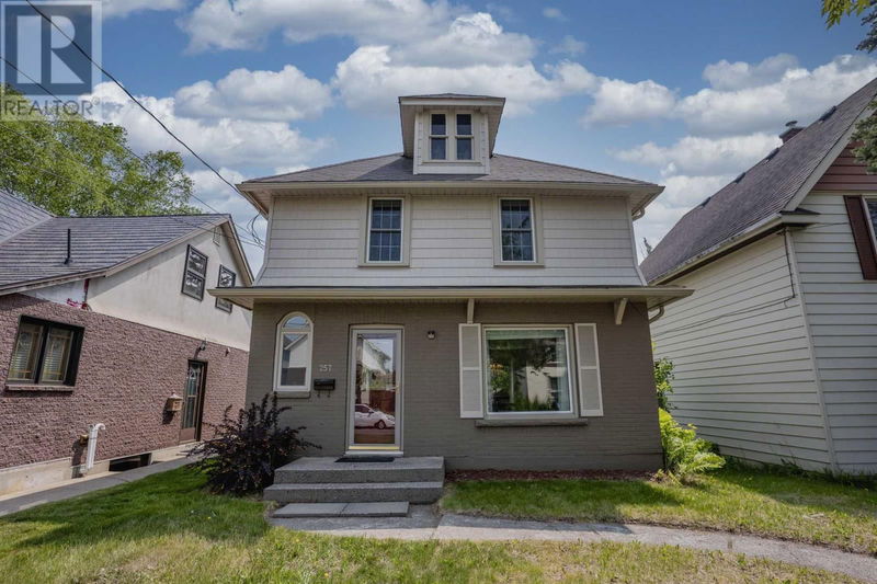 257 College St Thunder Bay, Ontario