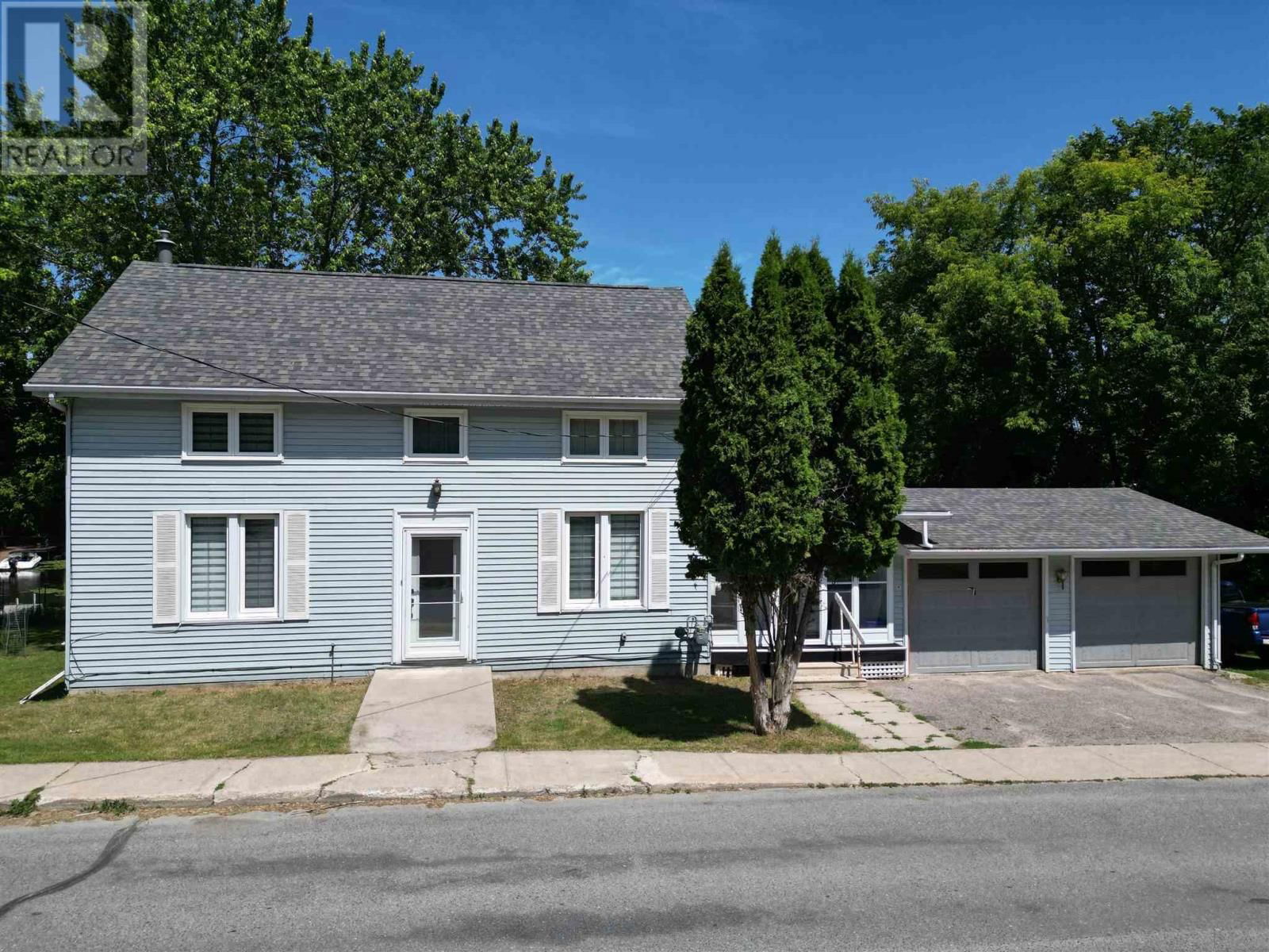 824 RIVER DRIVE Image 1