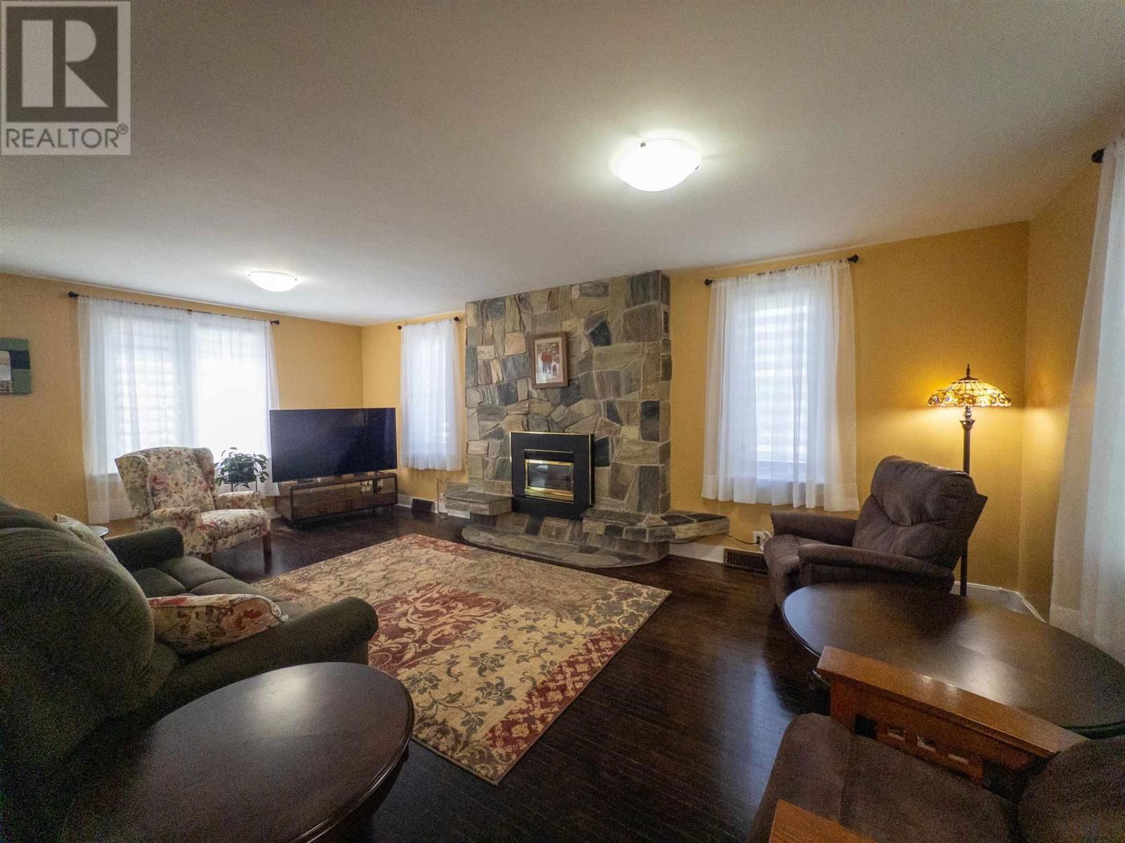 824 RIVER DRIVE Image 10