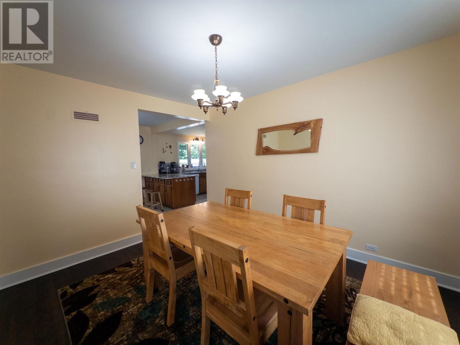 824 RIVER DRIVE Image 15
