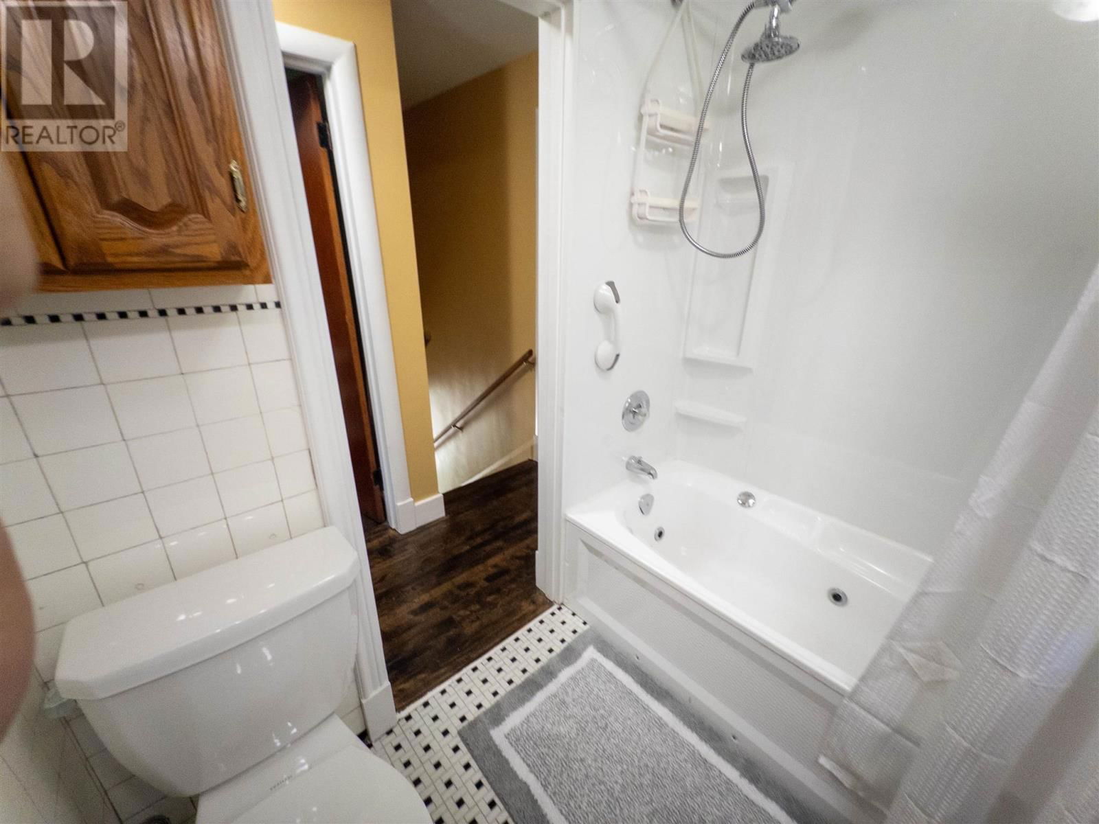824 RIVER DRIVE Image 25