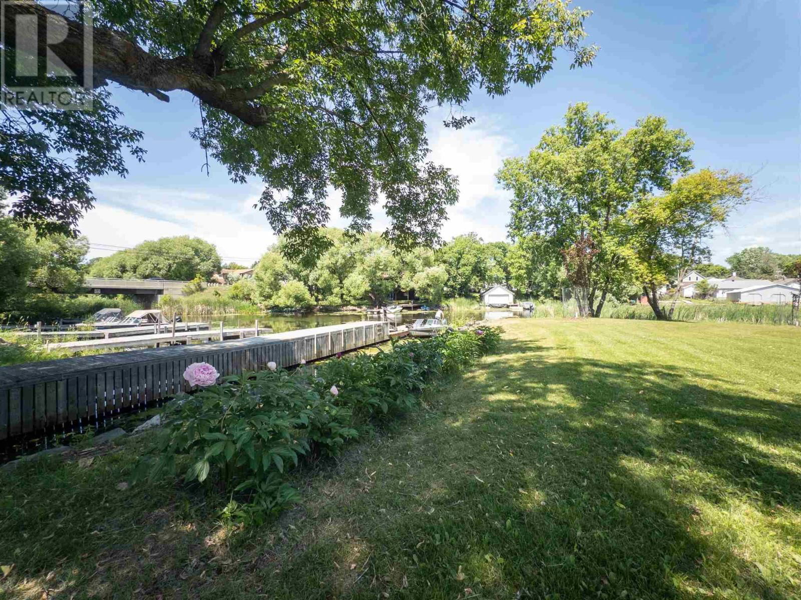 824 RIVER DRIVE Image 44