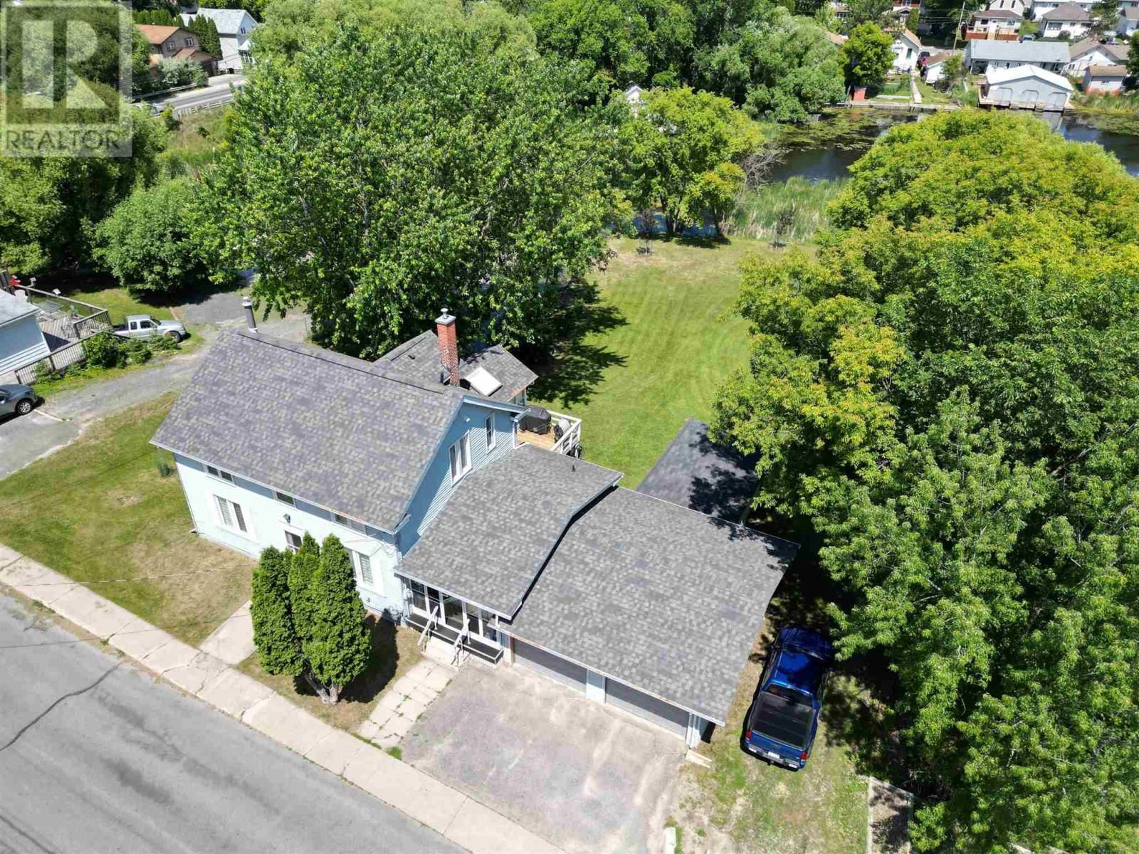 824 RIVER DRIVE Image 45