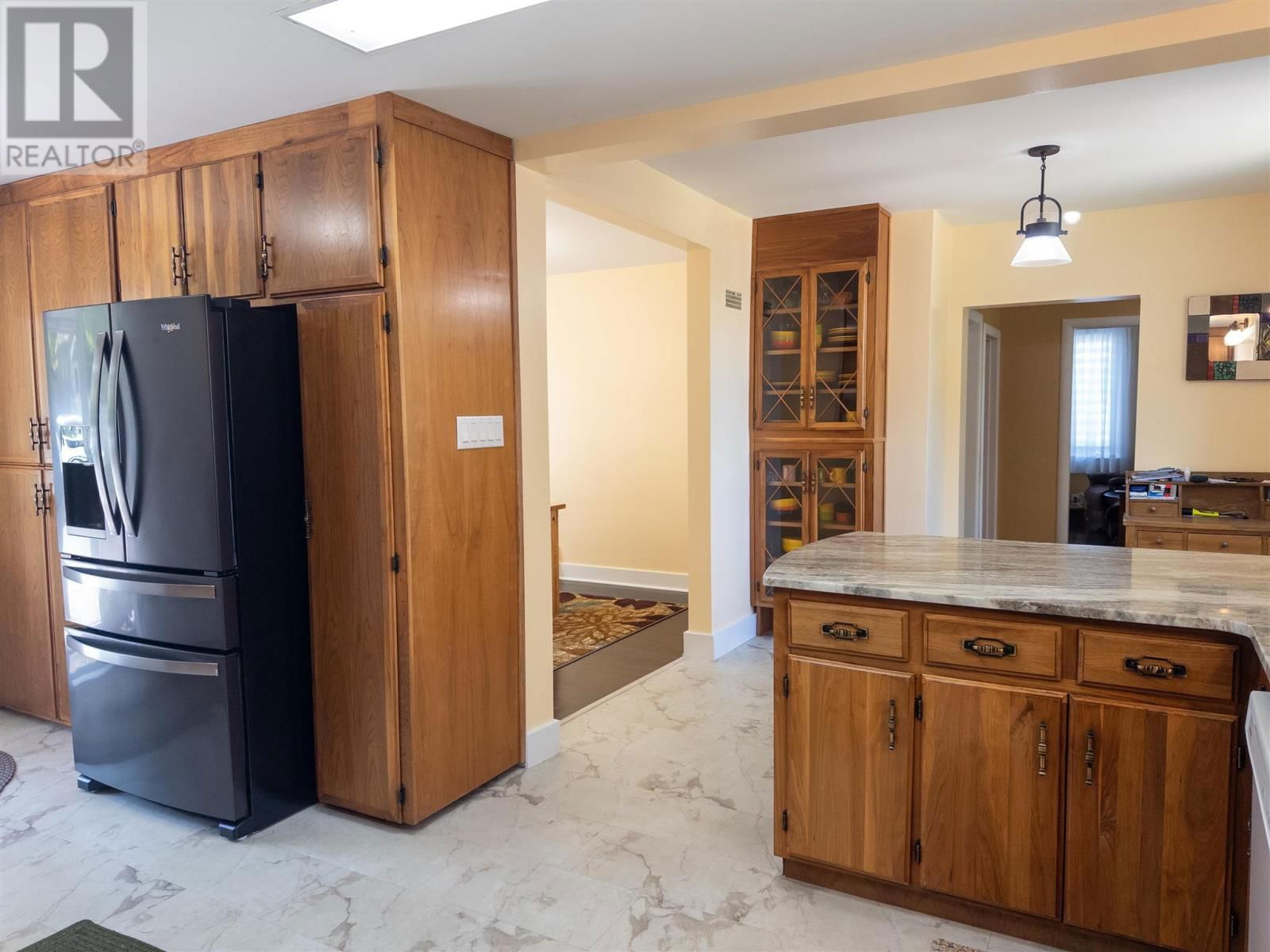 824 RIVER DRIVE Image 6