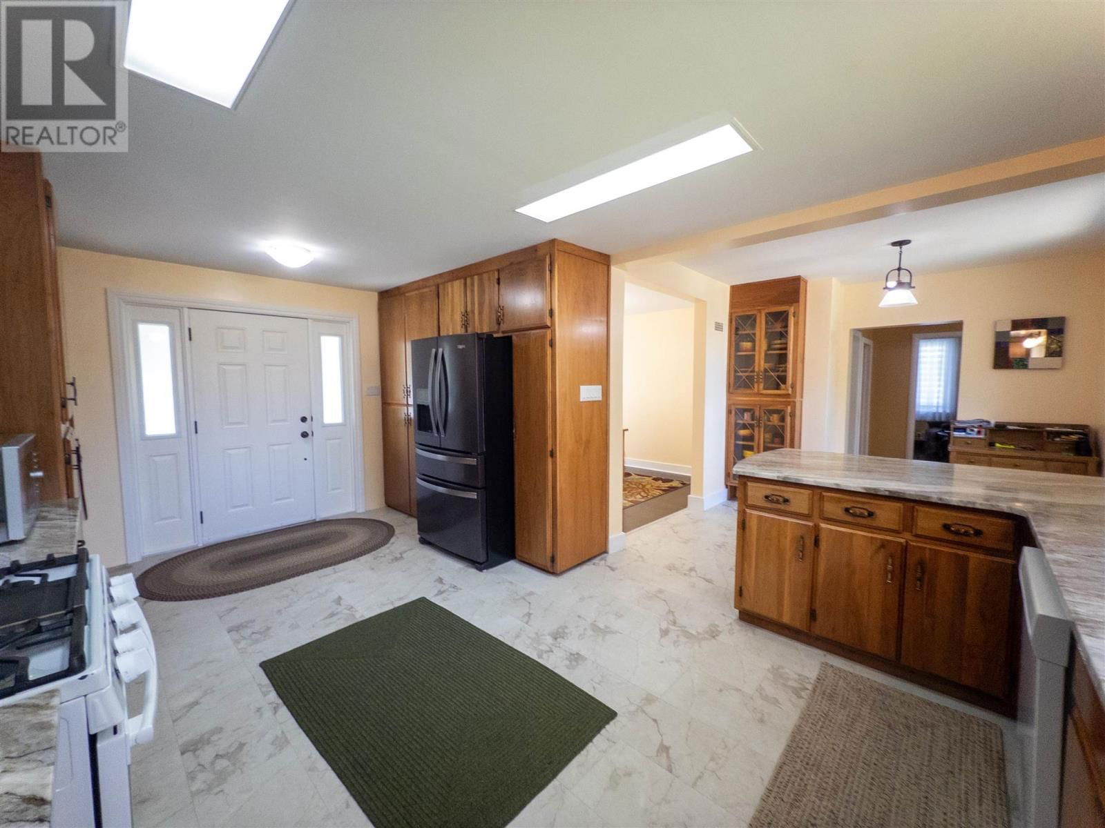 824 RIVER DRIVE Image 9
