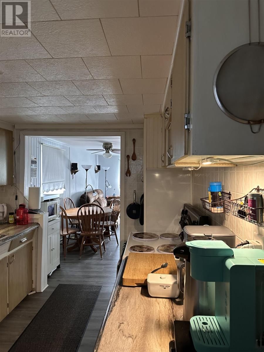 1011 SUNSET DR Image 10