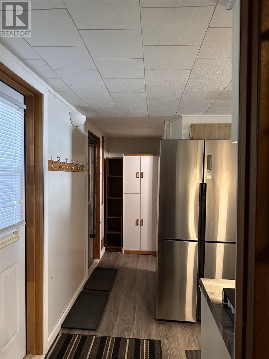 1011 SUNSET DR Image 11