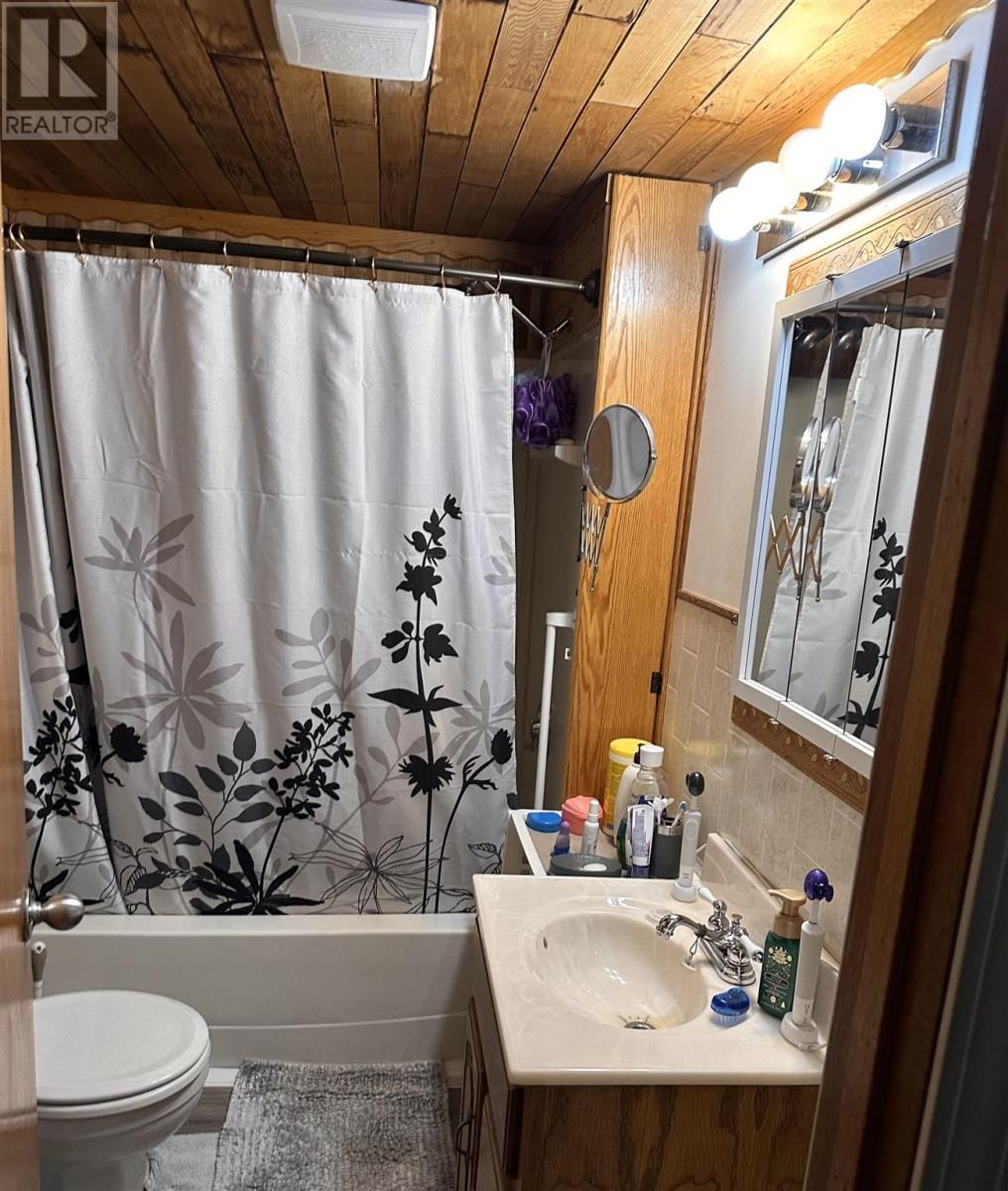 1011 SUNSET DR Image 14