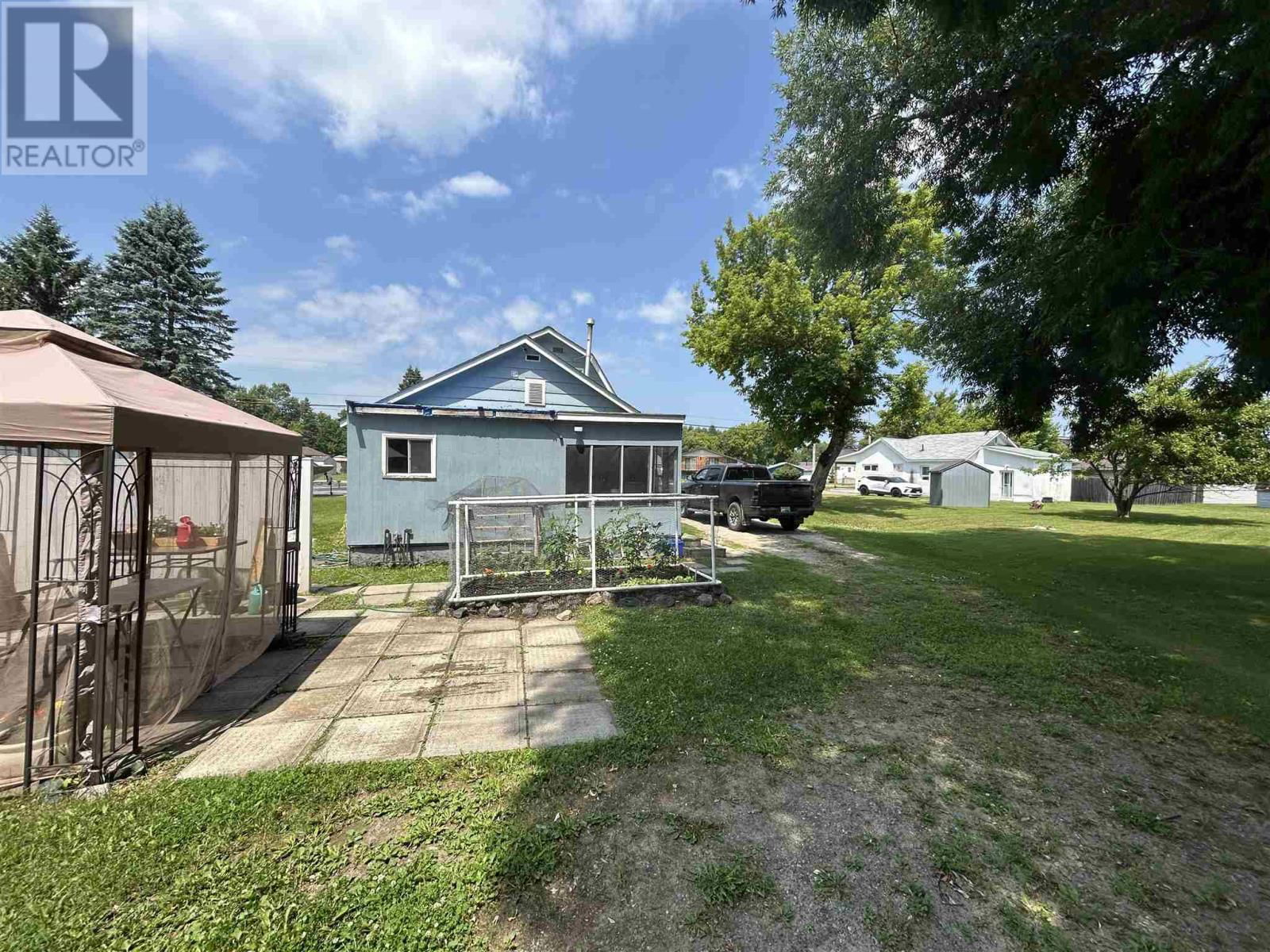 1011 SUNSET DR Image 24