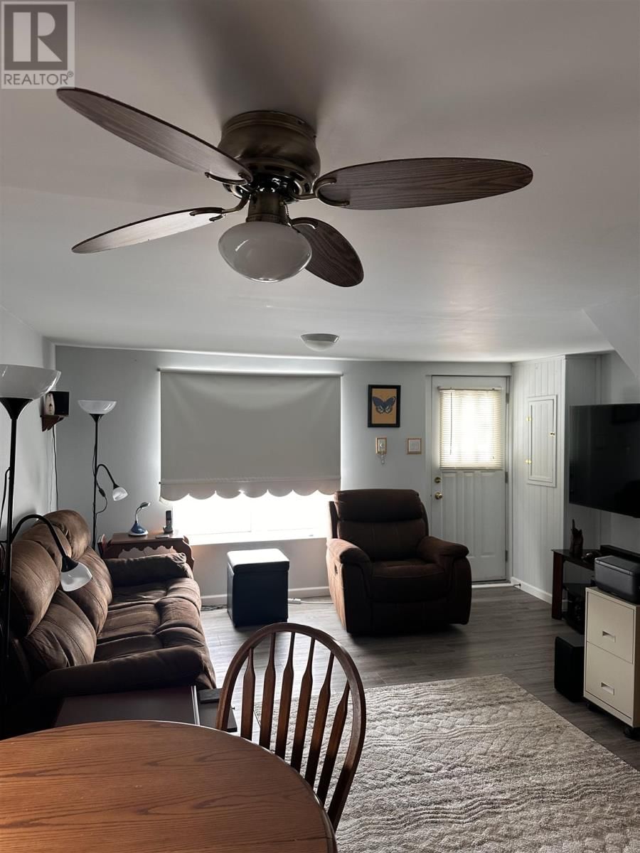 1011 SUNSET DR Image 4