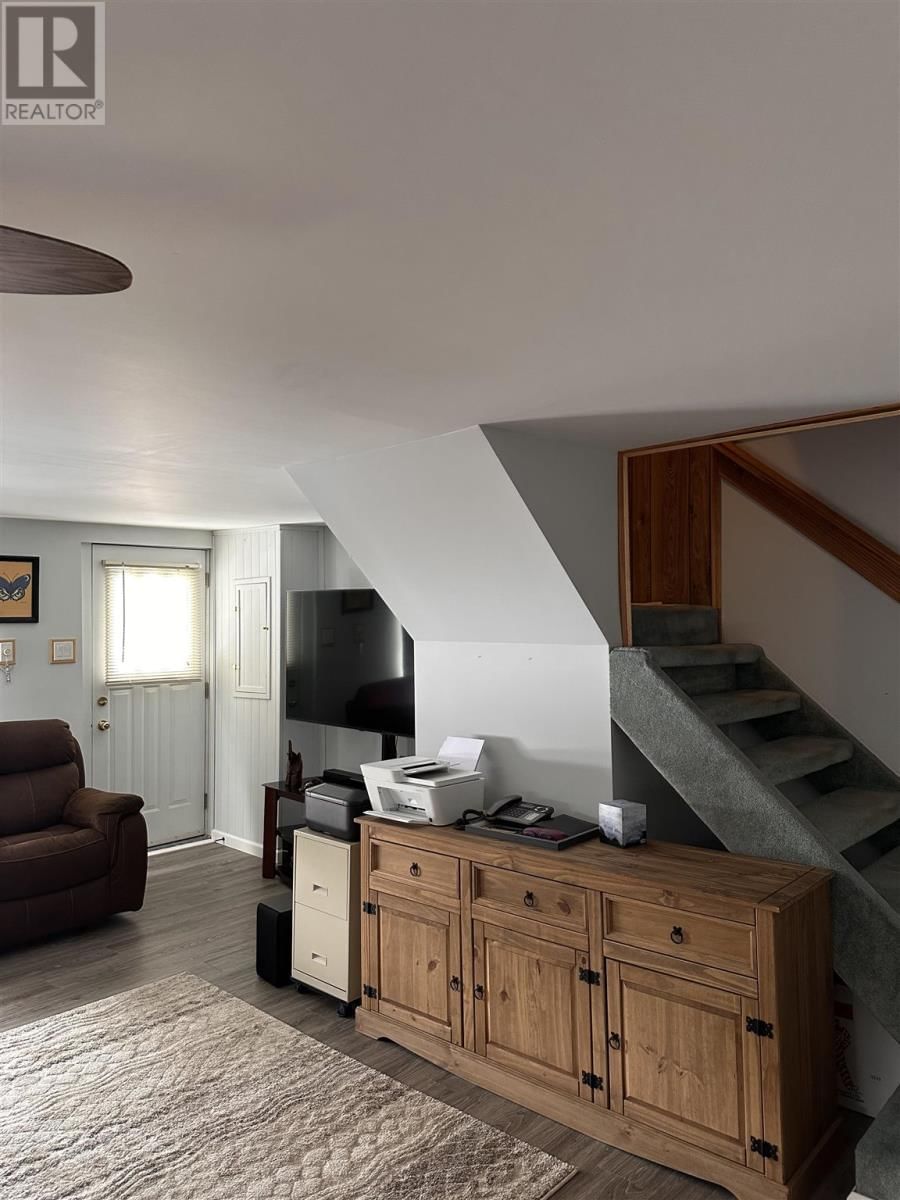 1011 SUNSET DR Image 5