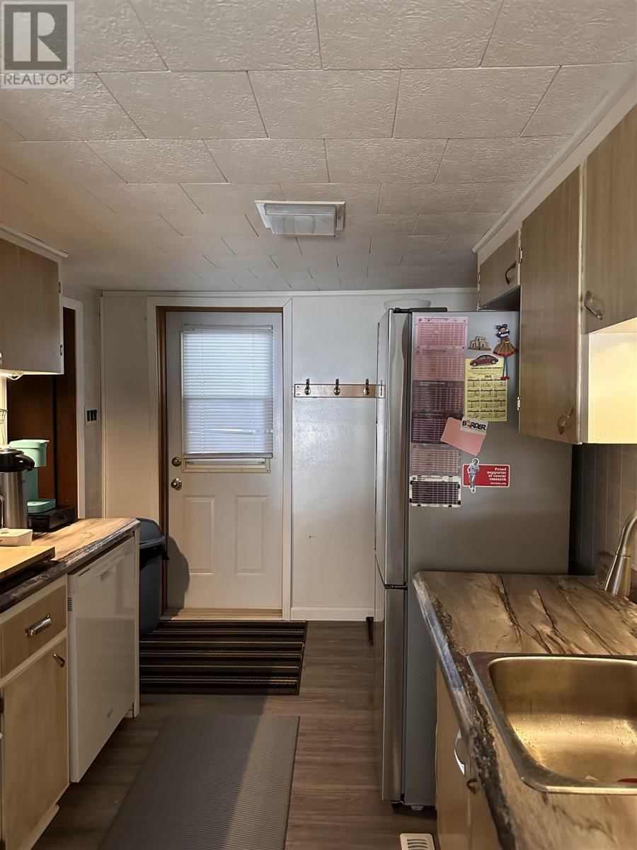 1011 SUNSET DR Image 9