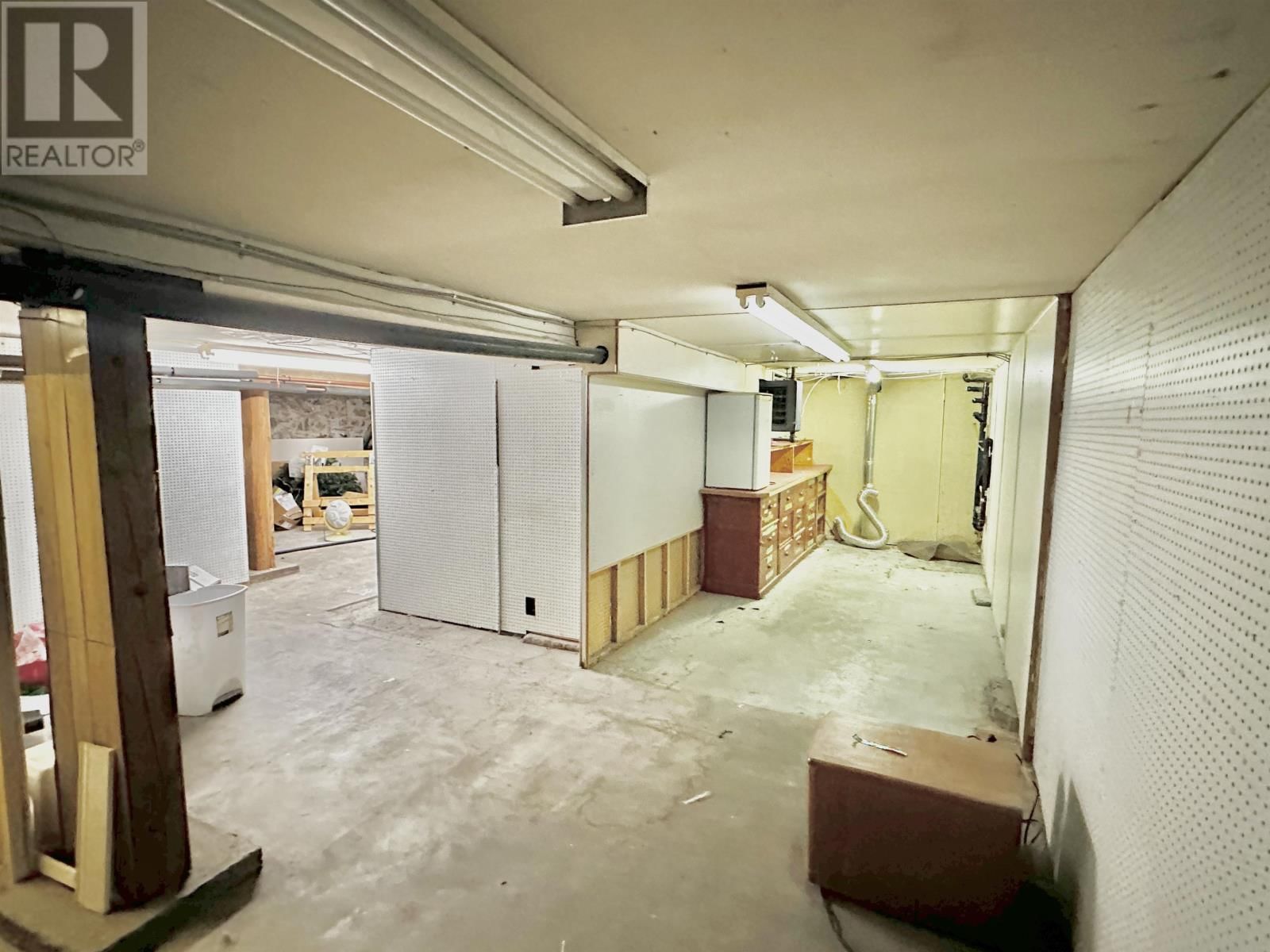 209 SECOND ST Image 23