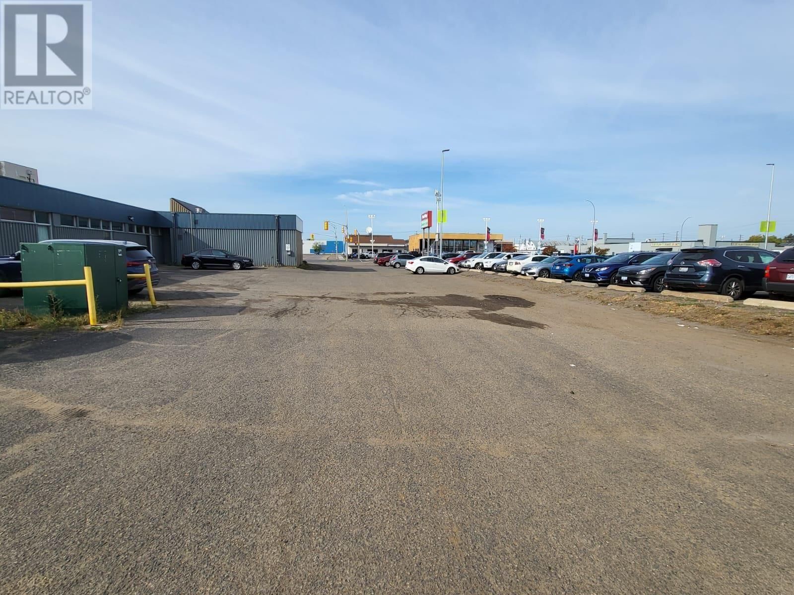 947 MEMORIAL AVE Image 19