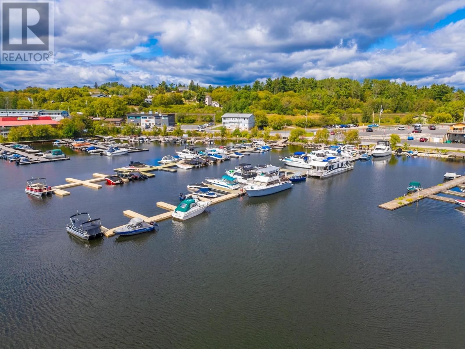 557 LAKEVIEW DRIVE Image 11