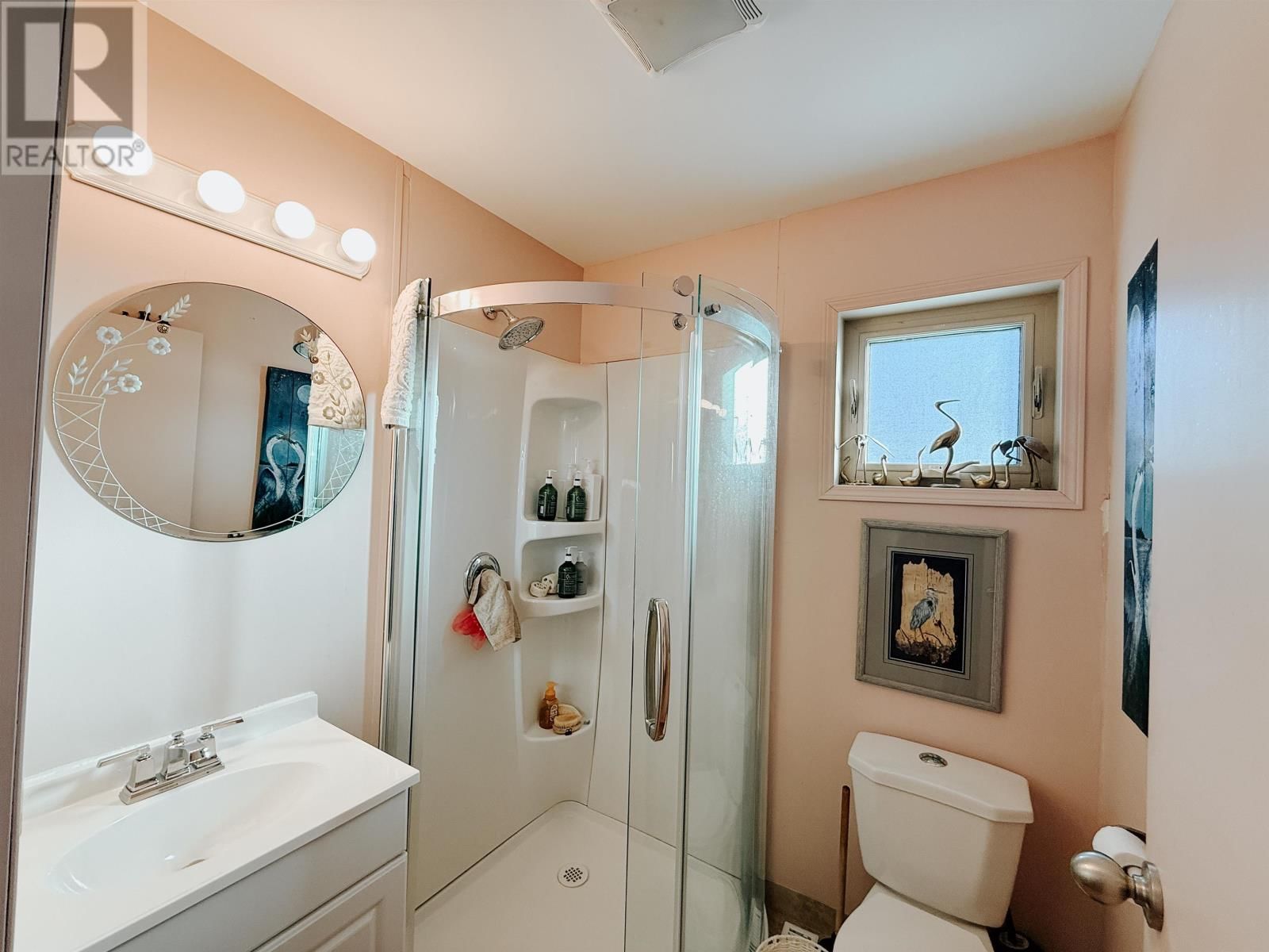 557 LAKEVIEW DRIVE Image 16