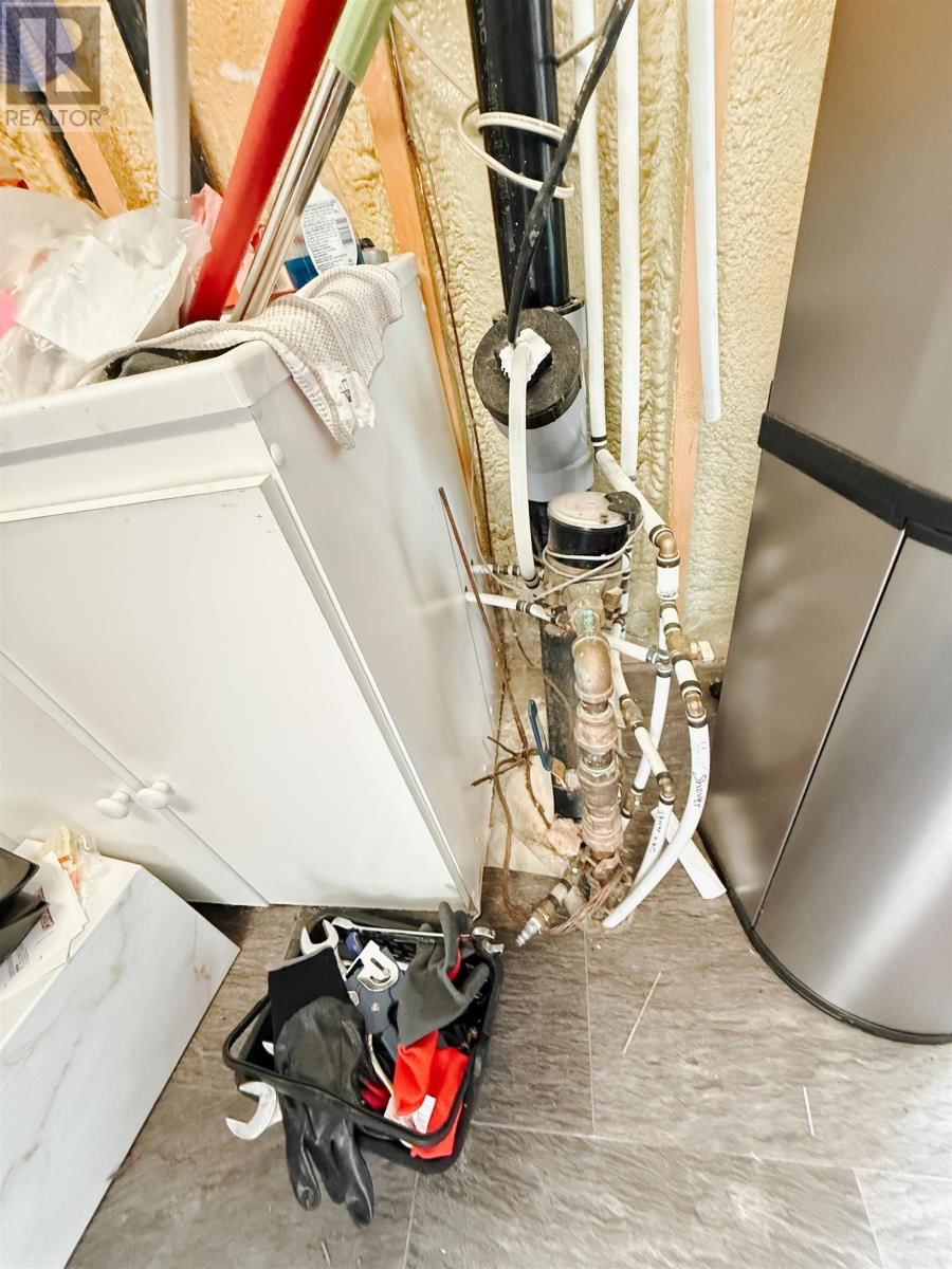 557 LAKEVIEW DRIVE Image 23