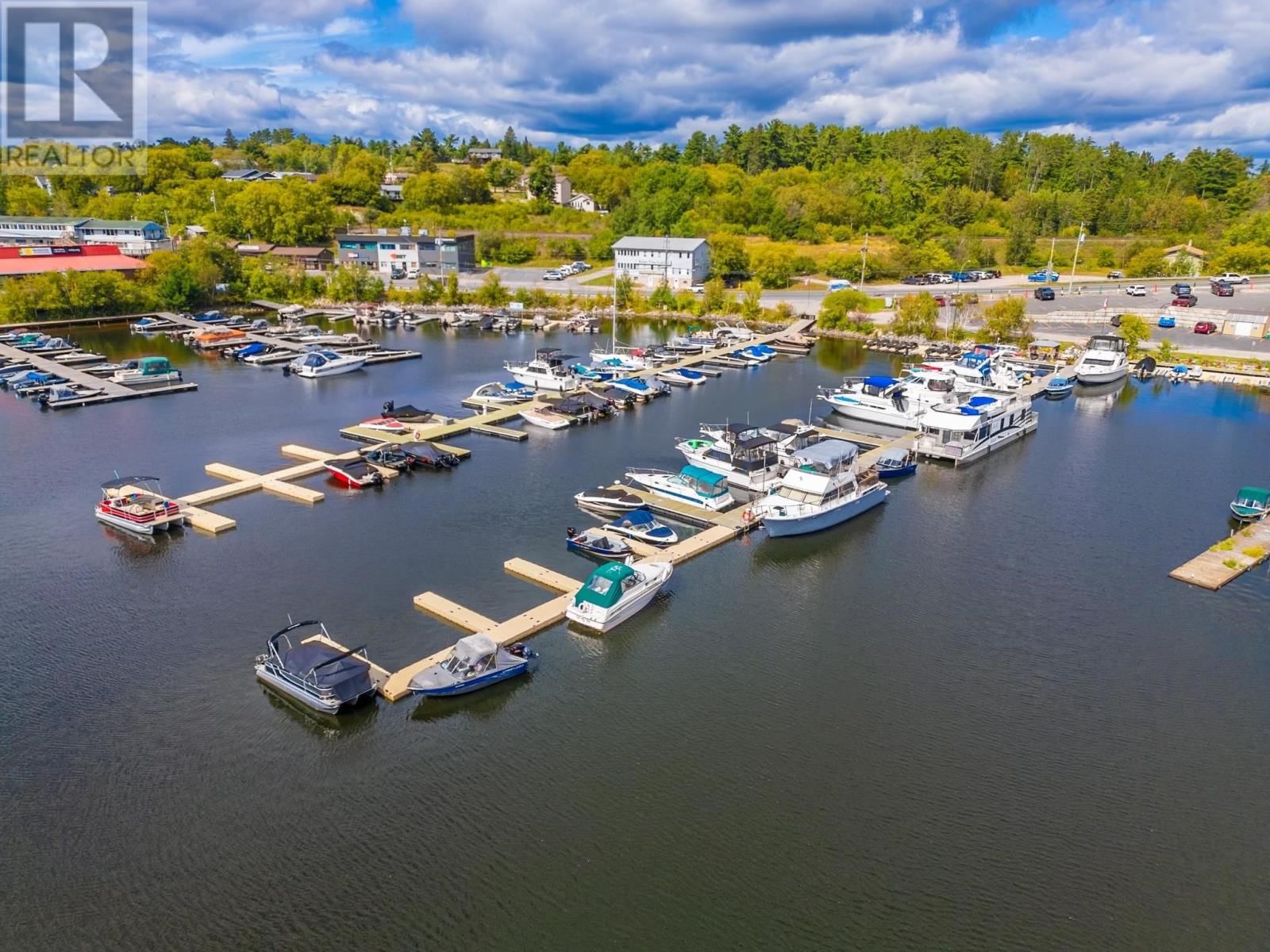 557 LAKEVIEW DRIVE Image 3