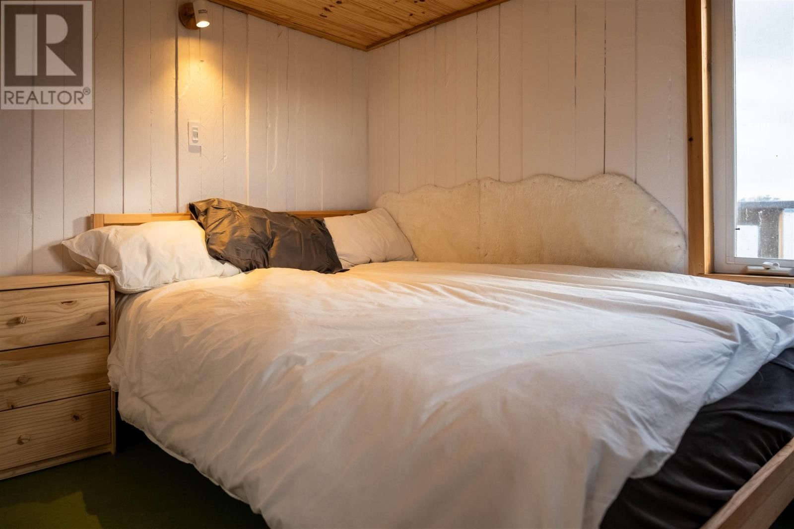 Island - 900 LITTLE SAND LAKE Image 25