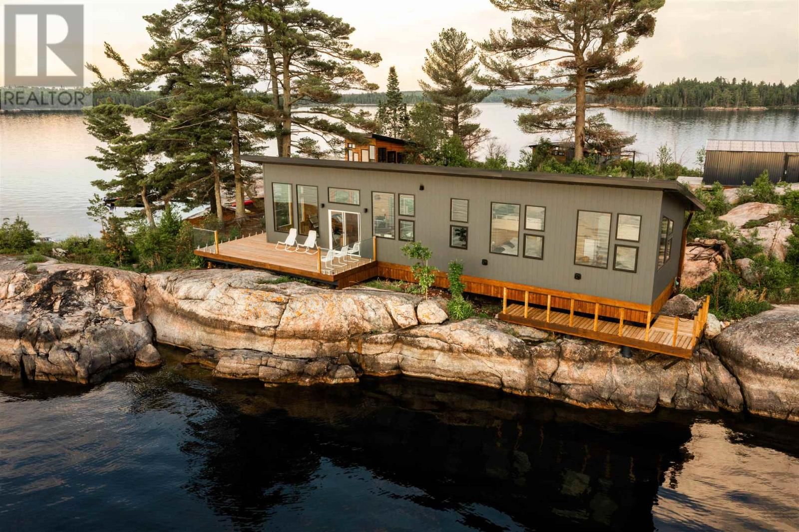 Island - 900 LITTLE SAND LAKE Image 3