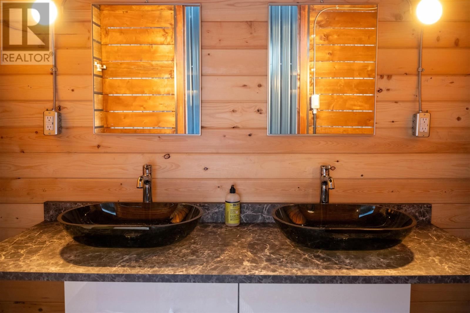 Island - 900 LITTLE SAND LAKE Image 43