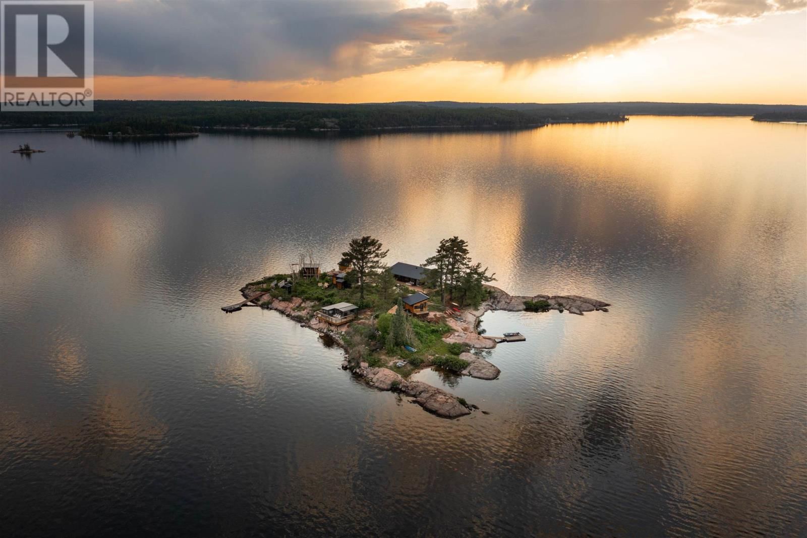 Island - 900 LITTLE SAND LAKE Image 5