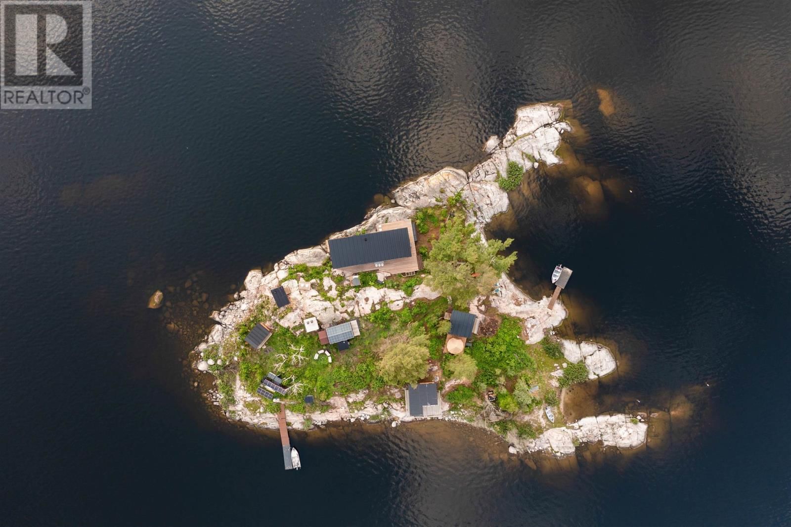 Island - 900 LITTLE SAND LAKE Image 7