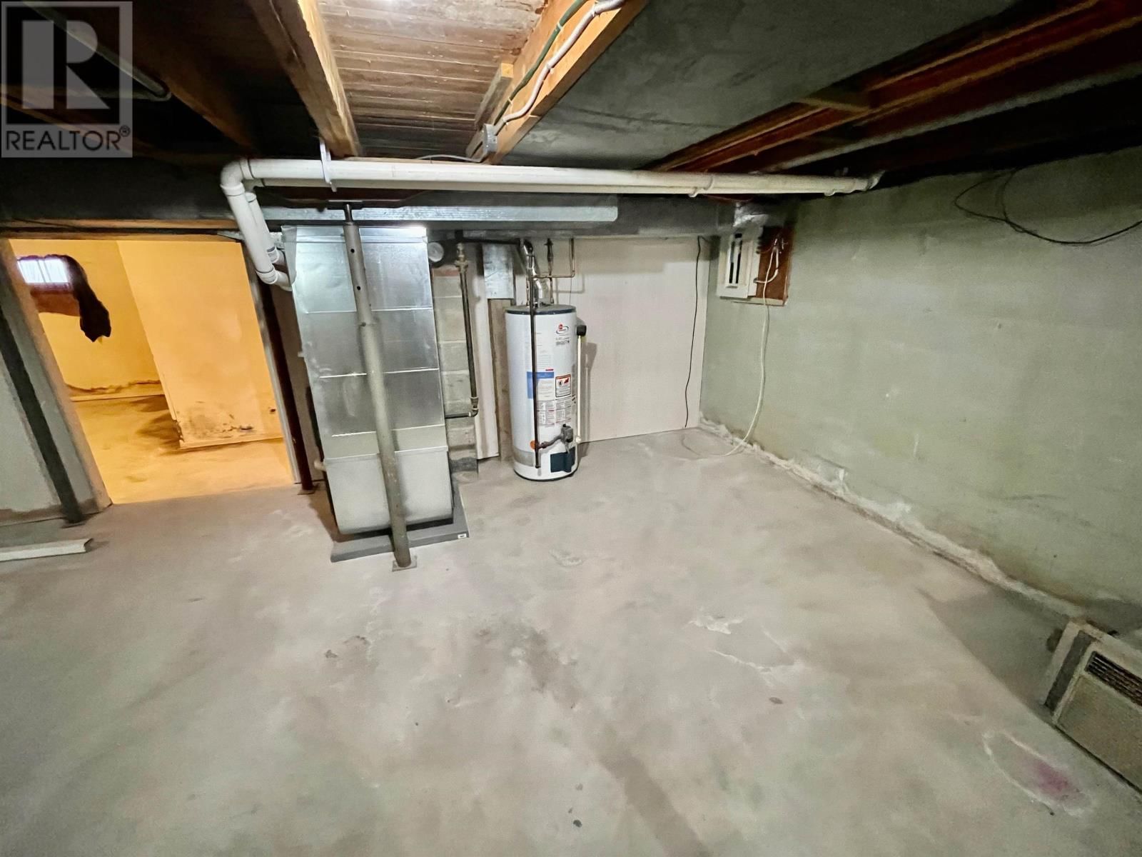 34 MACHIN AVE Image 18