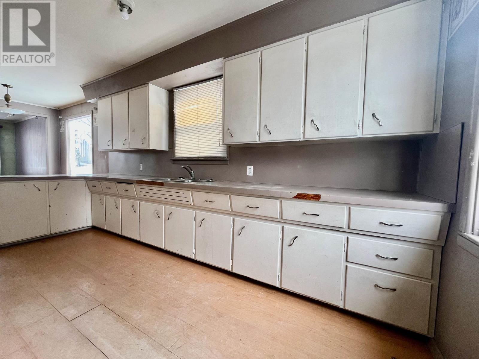 34 MACHIN AVE Image 3