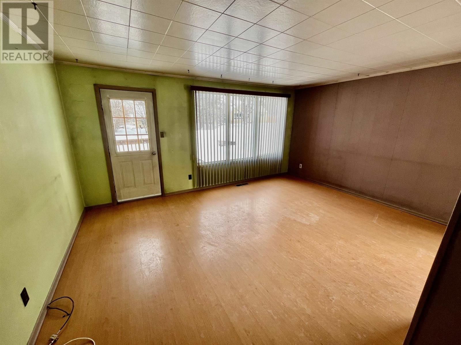 34 MACHIN AVE Image 7