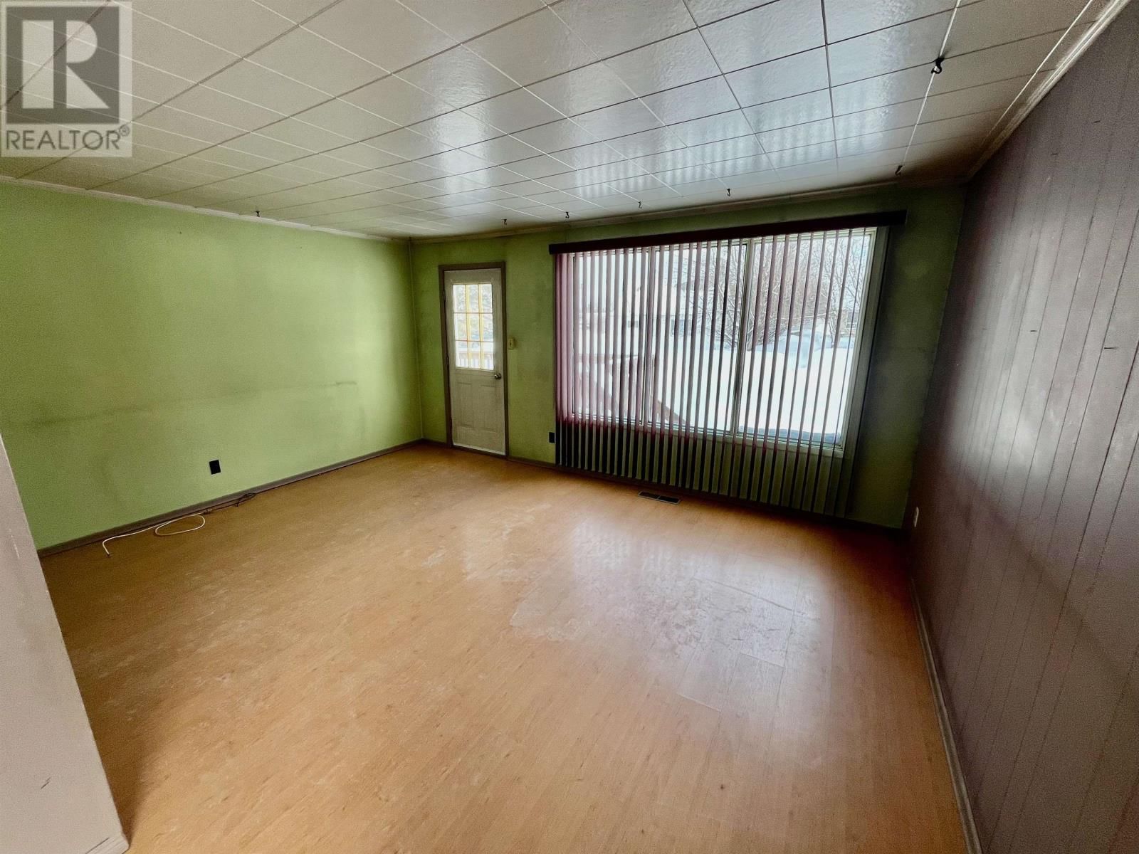 34 MACHIN AVE Image 8