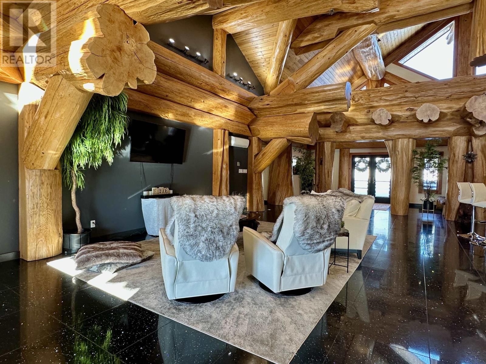 WINNIPEG RIVER - 76 MIDDLE LAKE Image 12