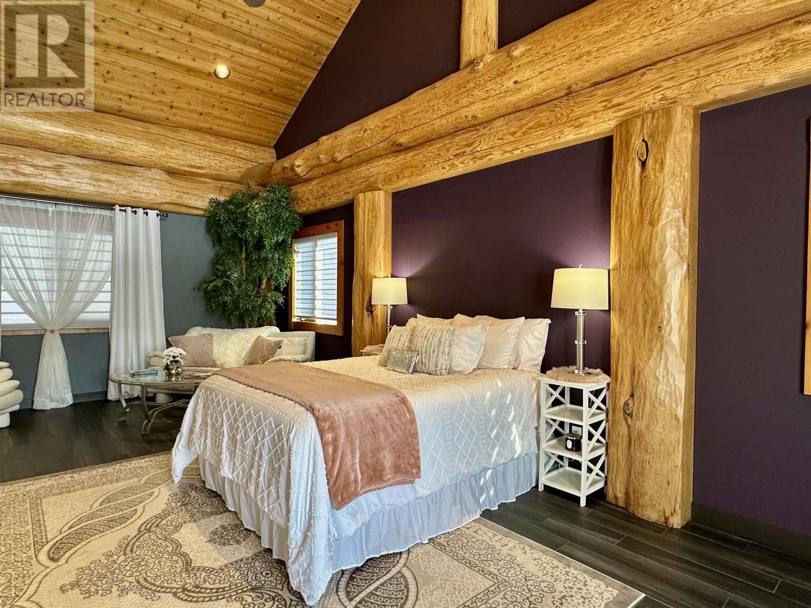 WINNIPEG RIVER - 76 MIDDLE LAKE Image 30