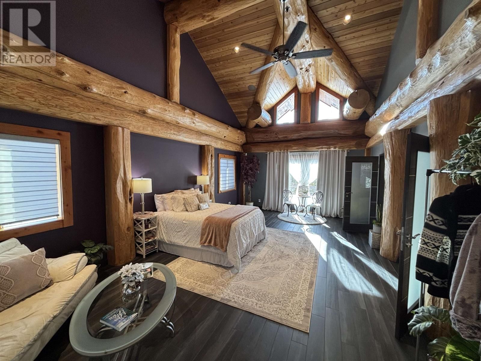 WINNIPEG RIVER - 76 MIDDLE LAKE Image 31