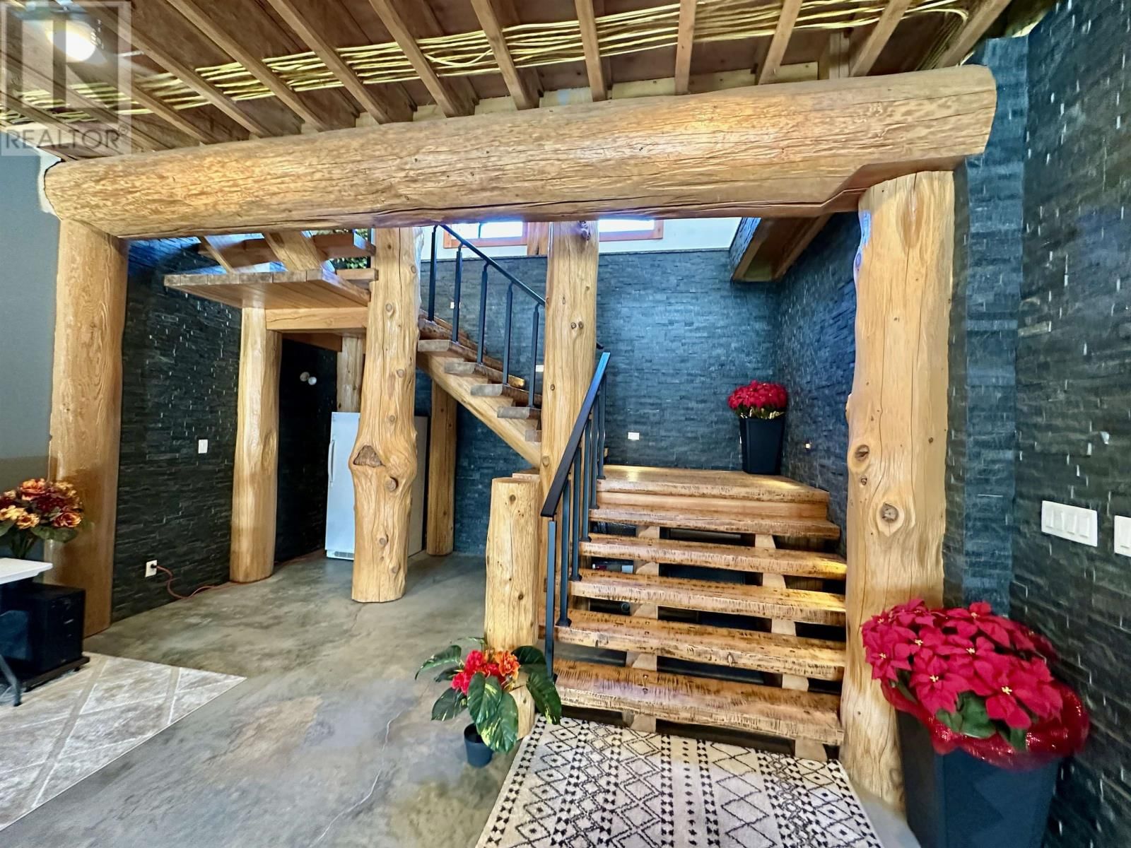 WINNIPEG RIVER - 76 MIDDLE LAKE Image 40