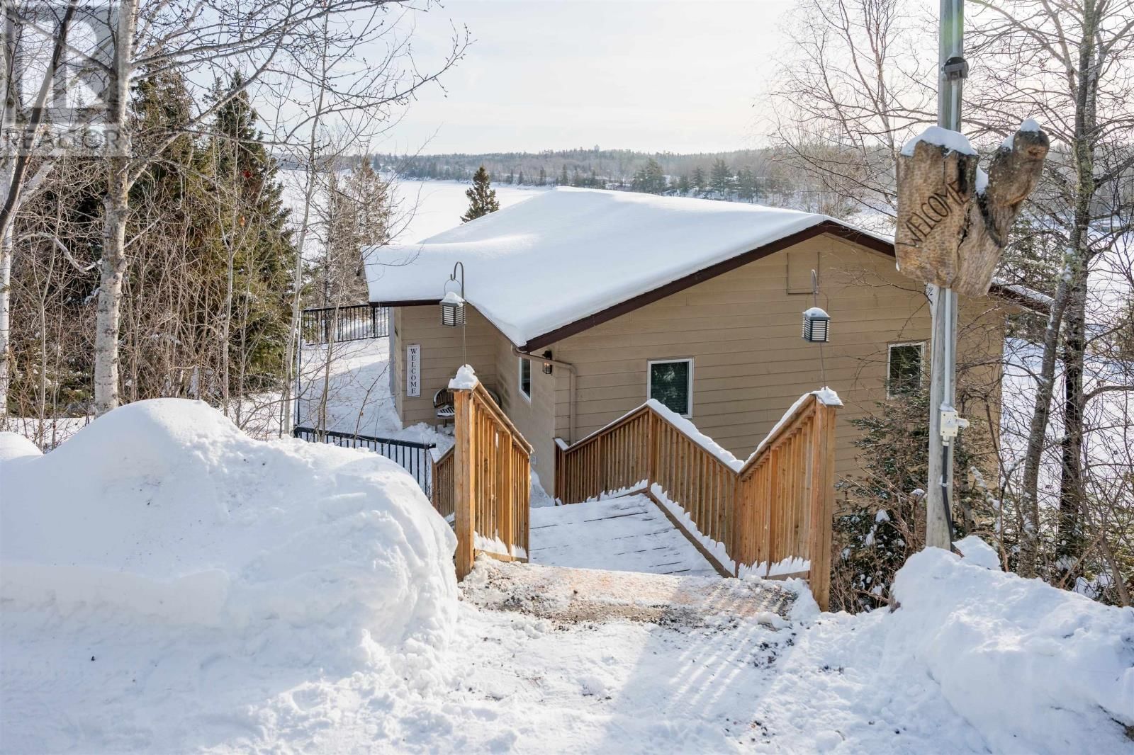 220D PHANTOM DR Image 11