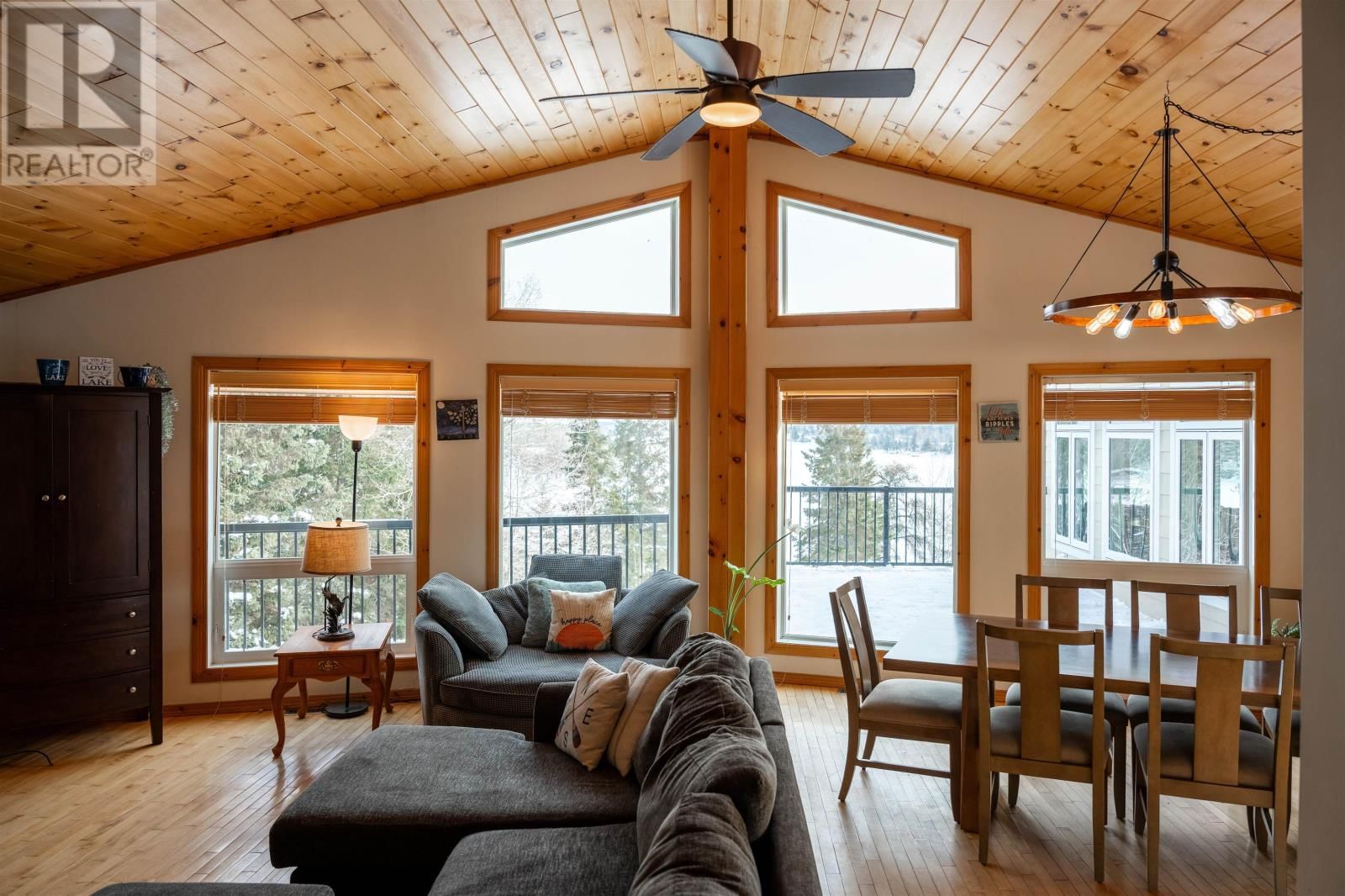 220D PHANTOM DR Image 14