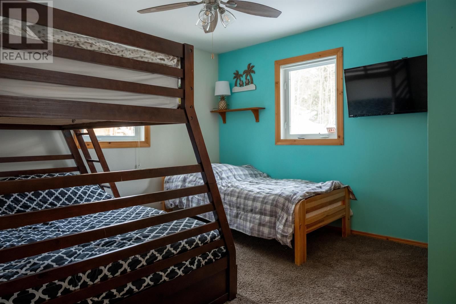 220D PHANTOM DR Image 21